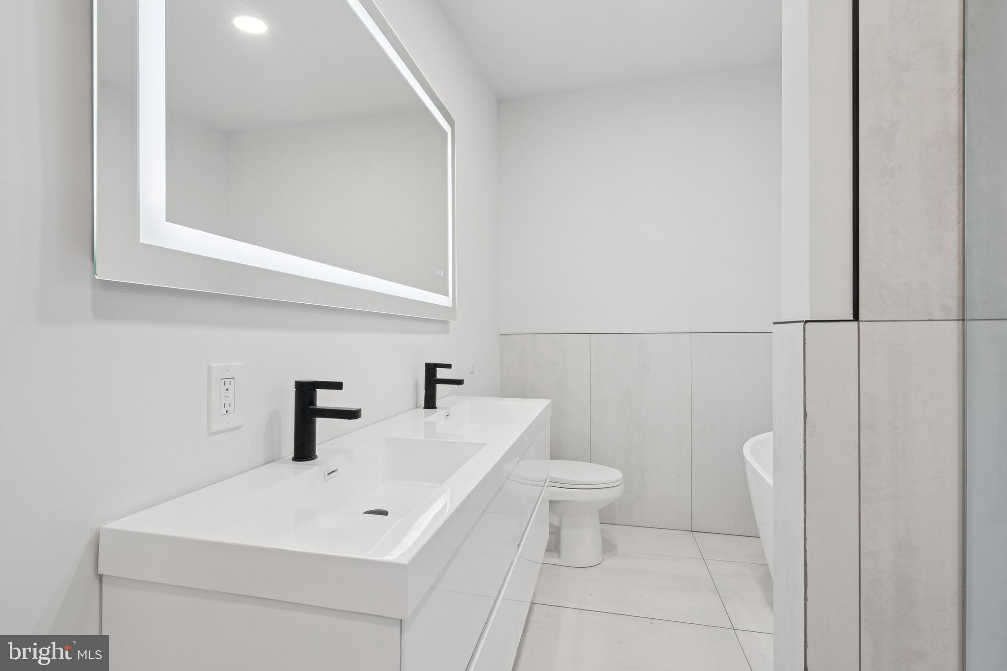 STRAWBERRY MANSION - Residential