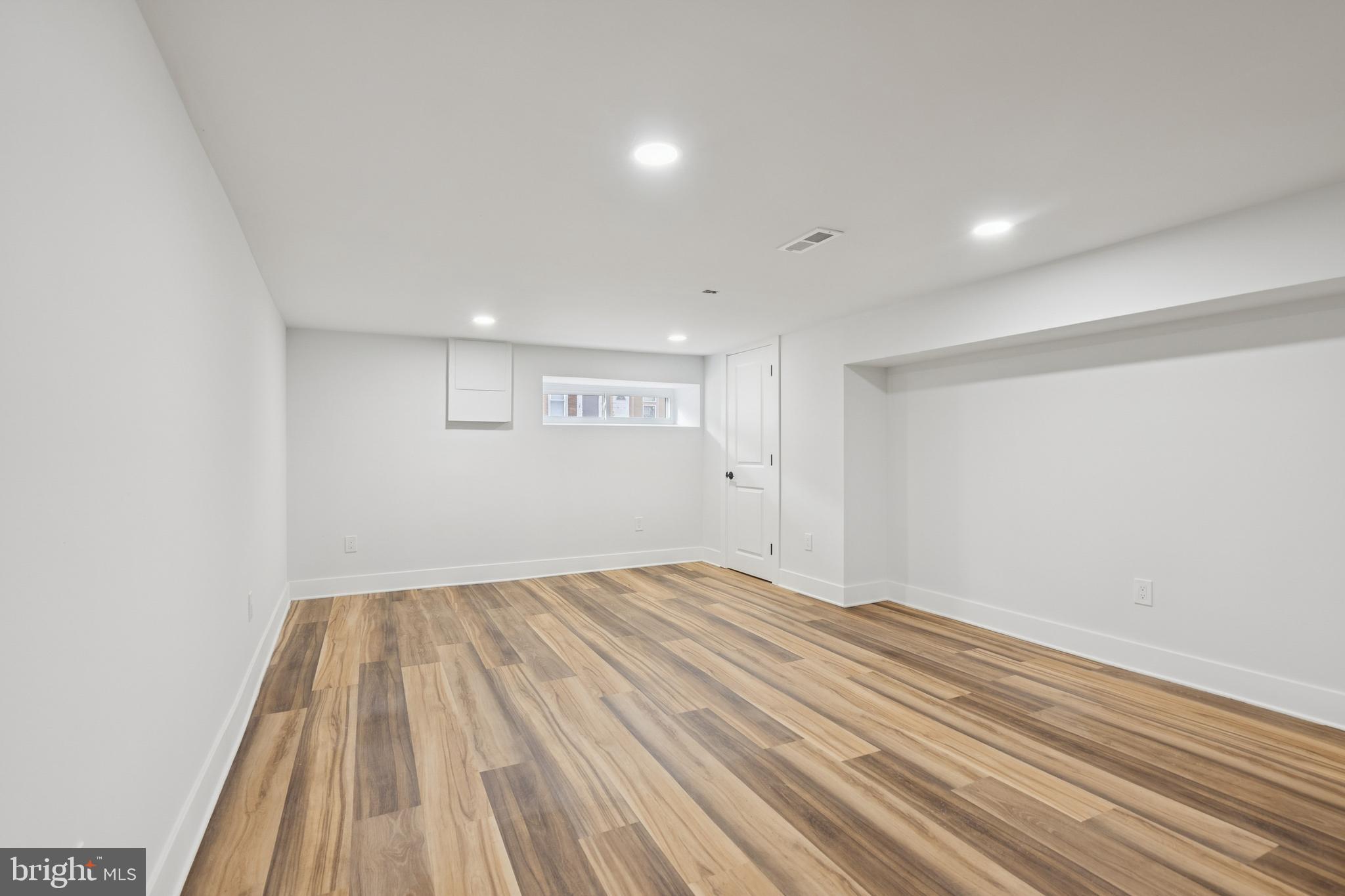 STRAWBERRY MANSION - Residential