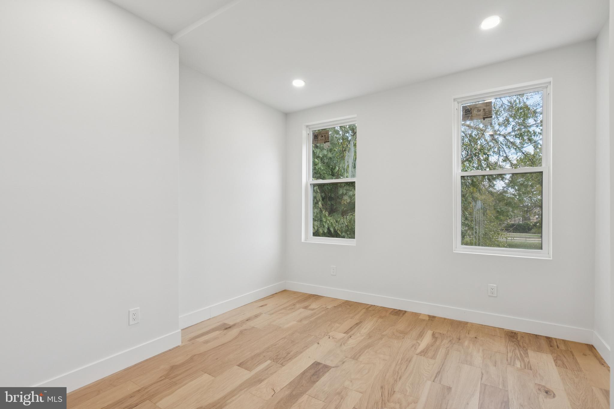 STRAWBERRY MANSION - Residential