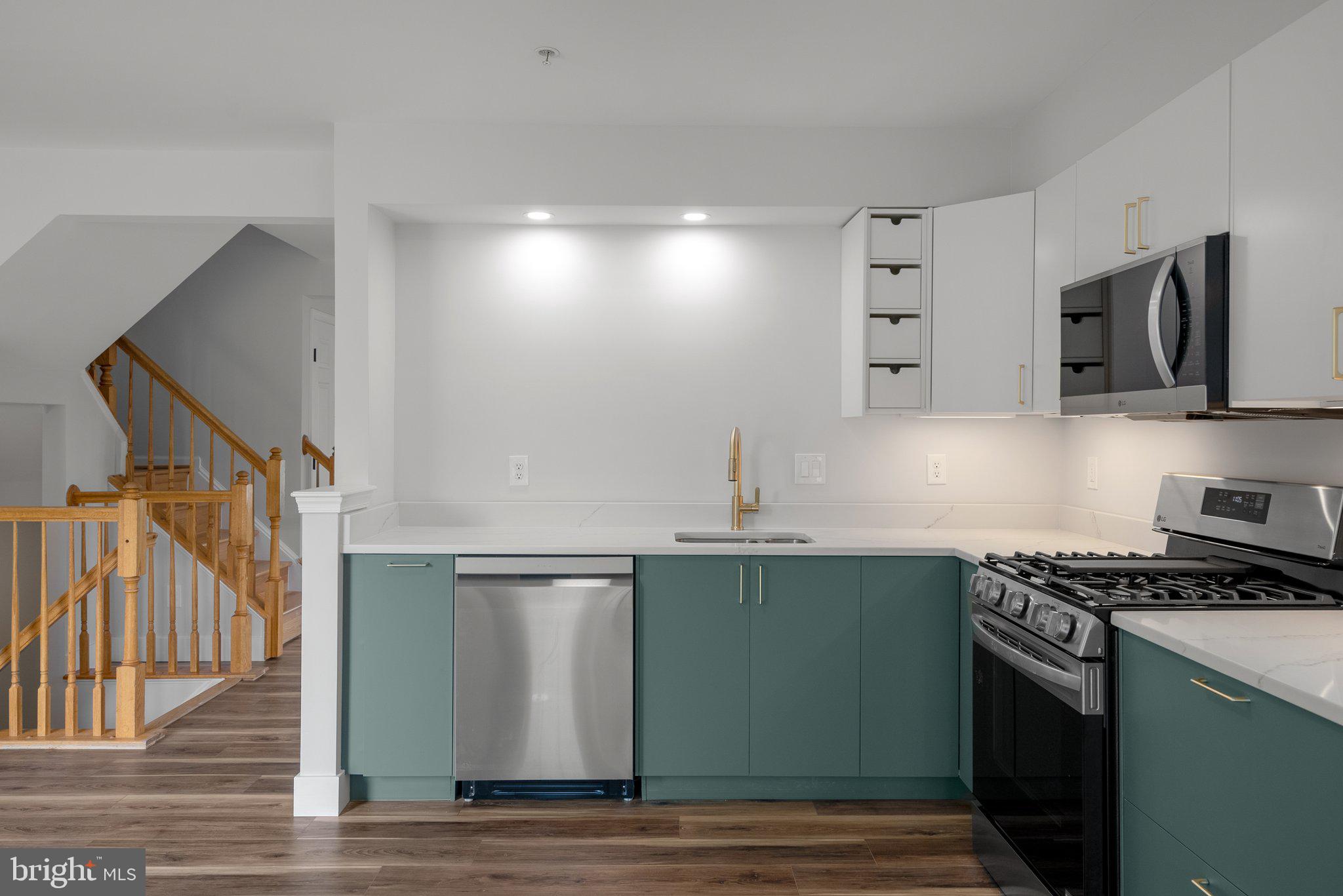 PINEY ORCHARD - Residential