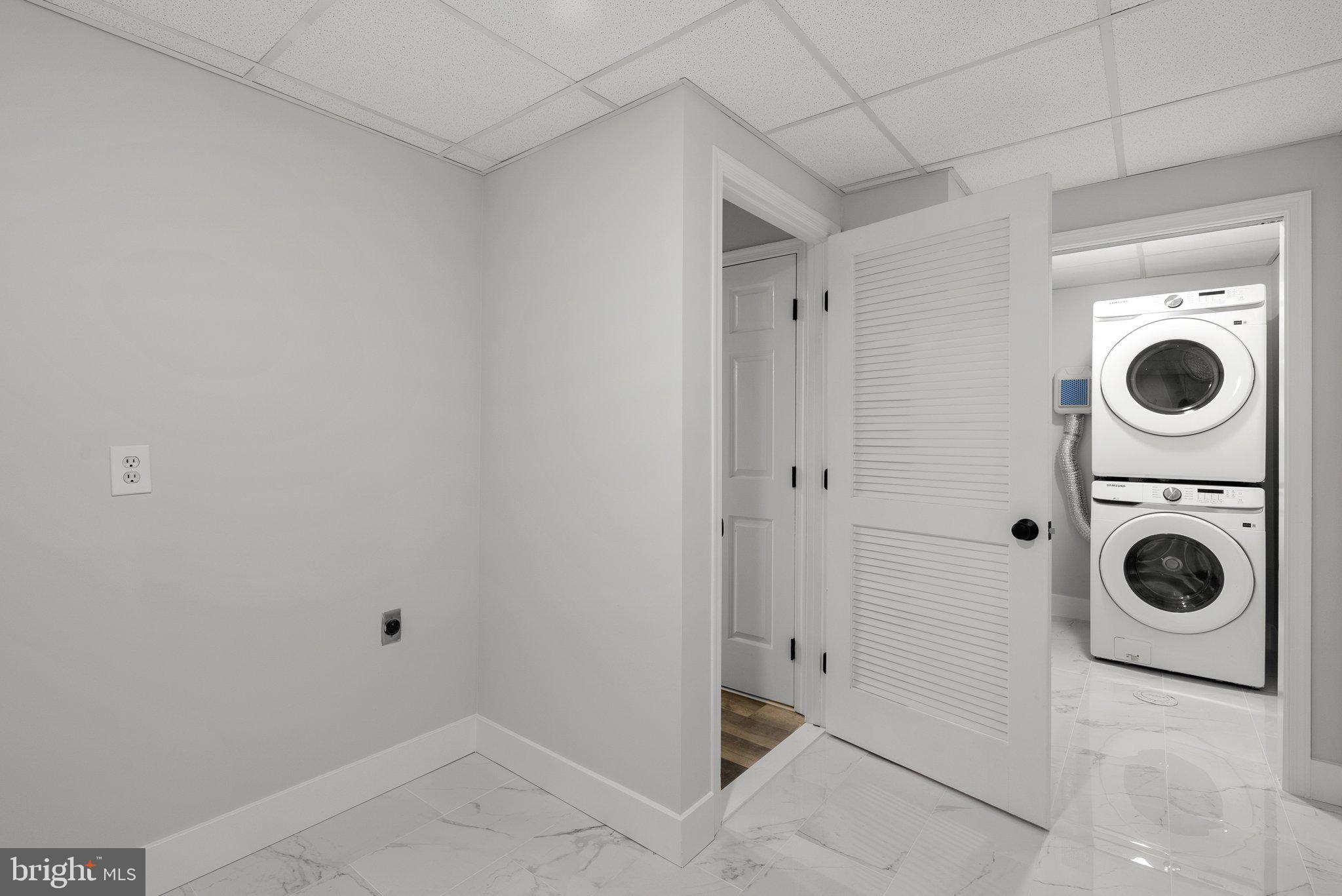 PINEY ORCHARD - Residential