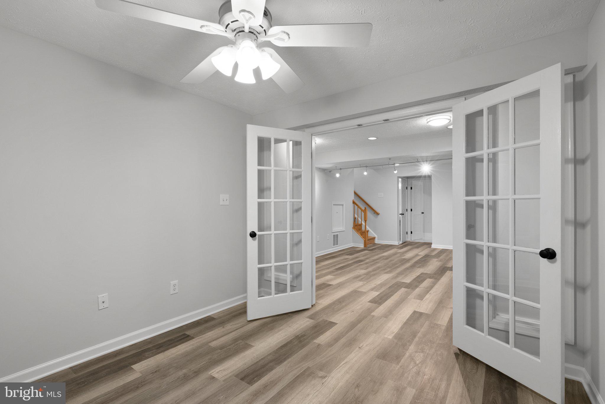 PINEY ORCHARD - Residential