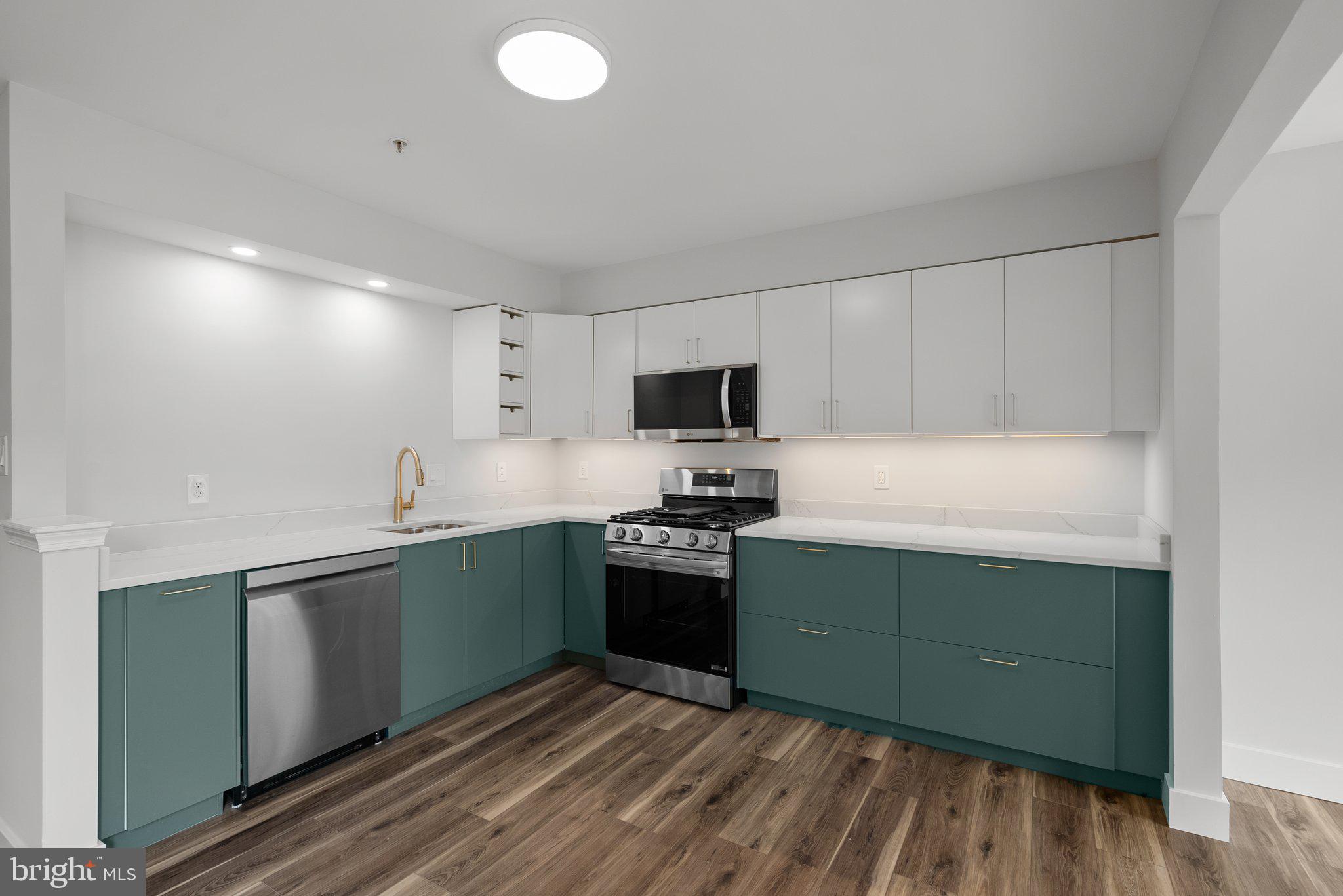 PINEY ORCHARD - Residential