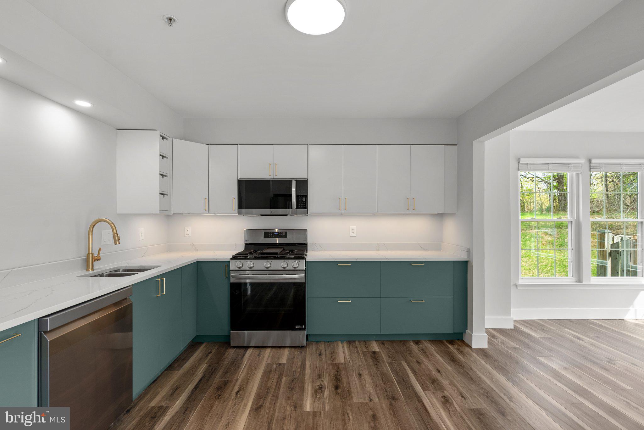 PINEY ORCHARD - Residential