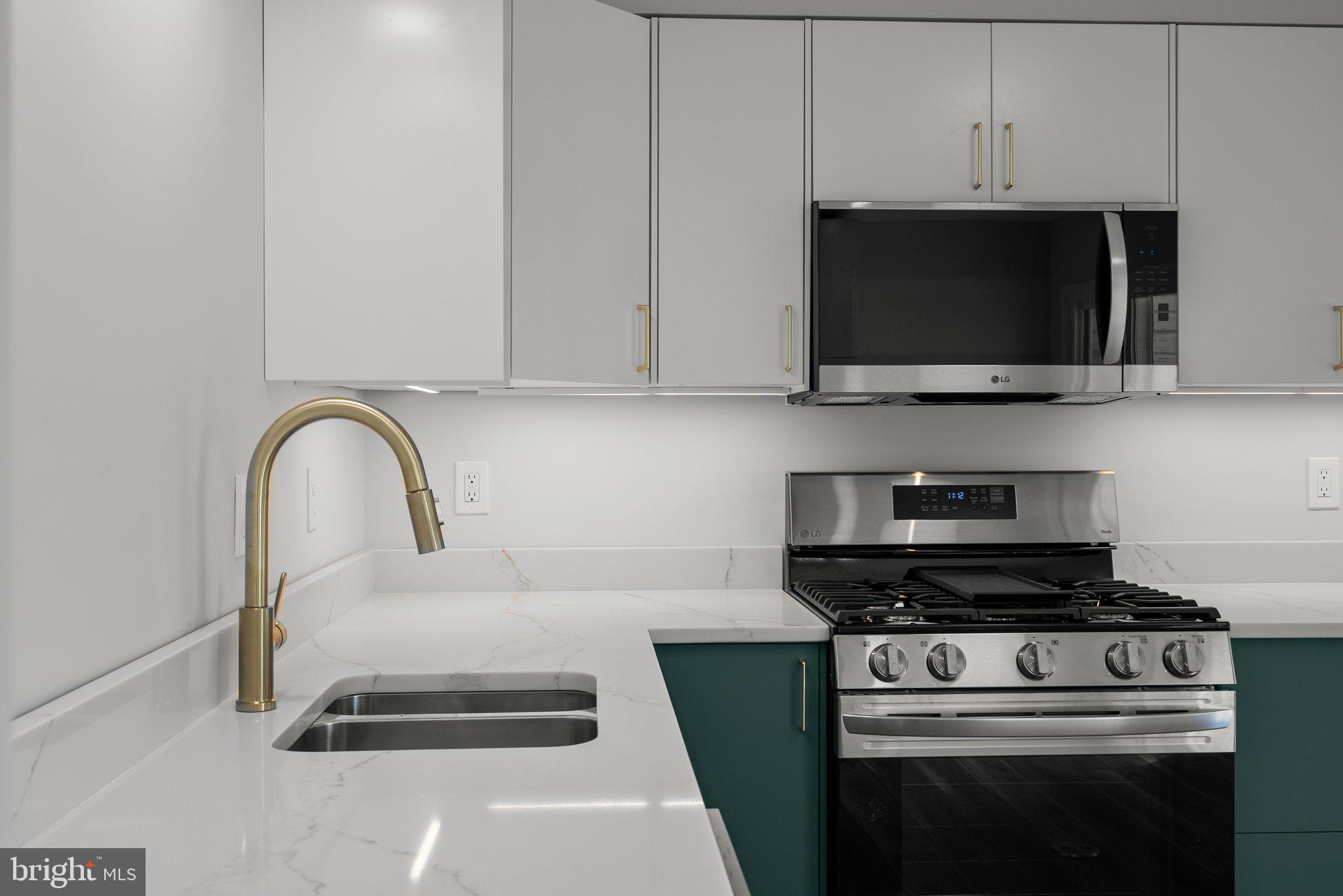 PINEY ORCHARD - Residential