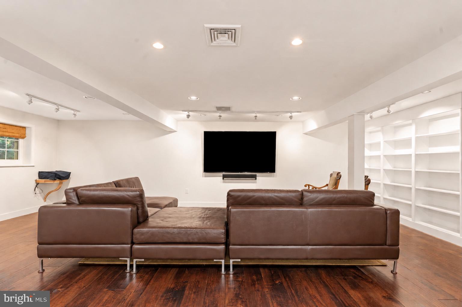 FIELDSTONE - Residential