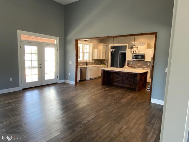 ISLAND HILL - Residential