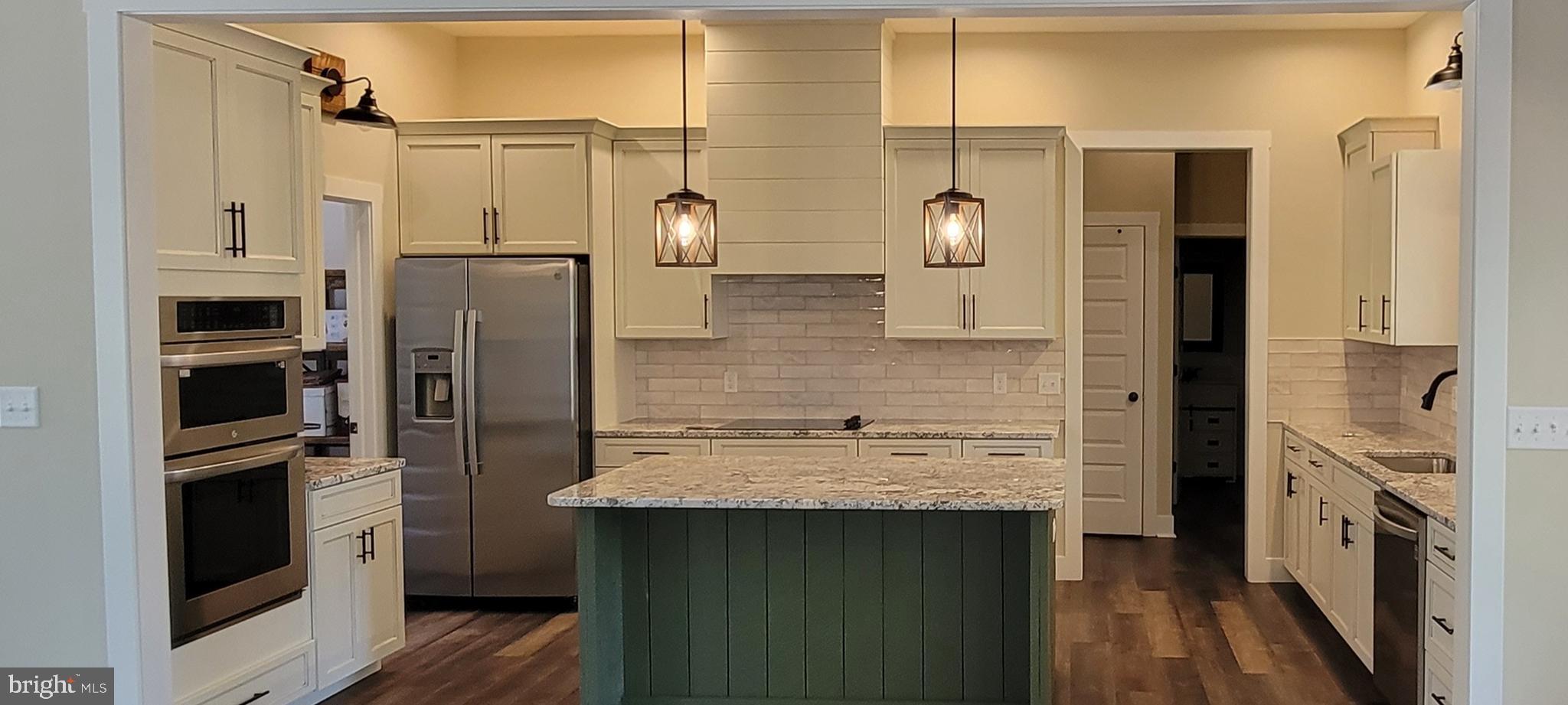 ISLAND HILL - Residential