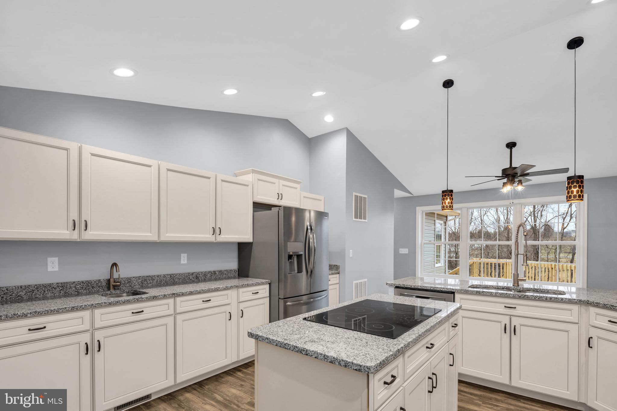 ISLAND HILL - Residential