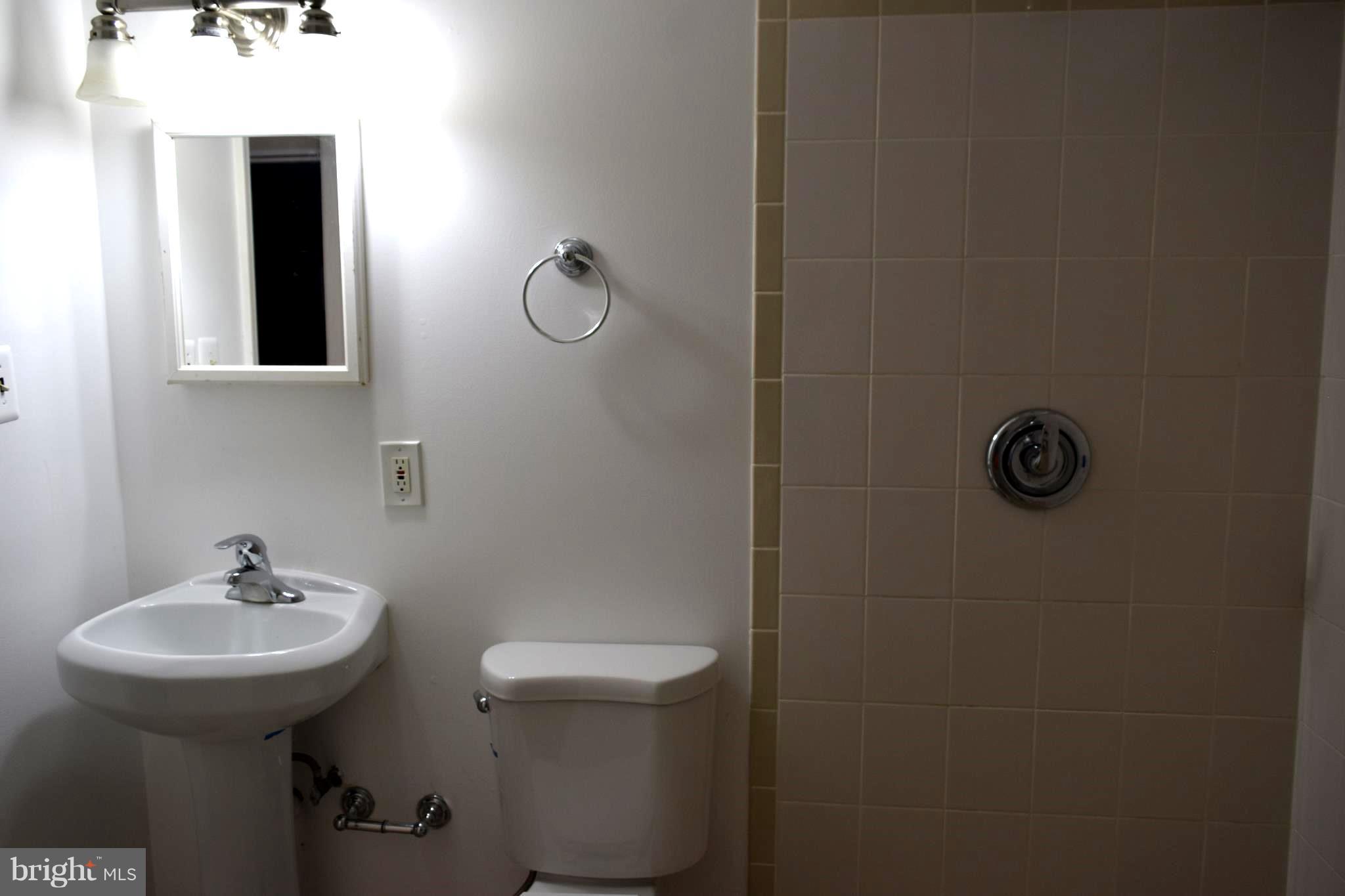 FAIRFAX VILLA - Residential