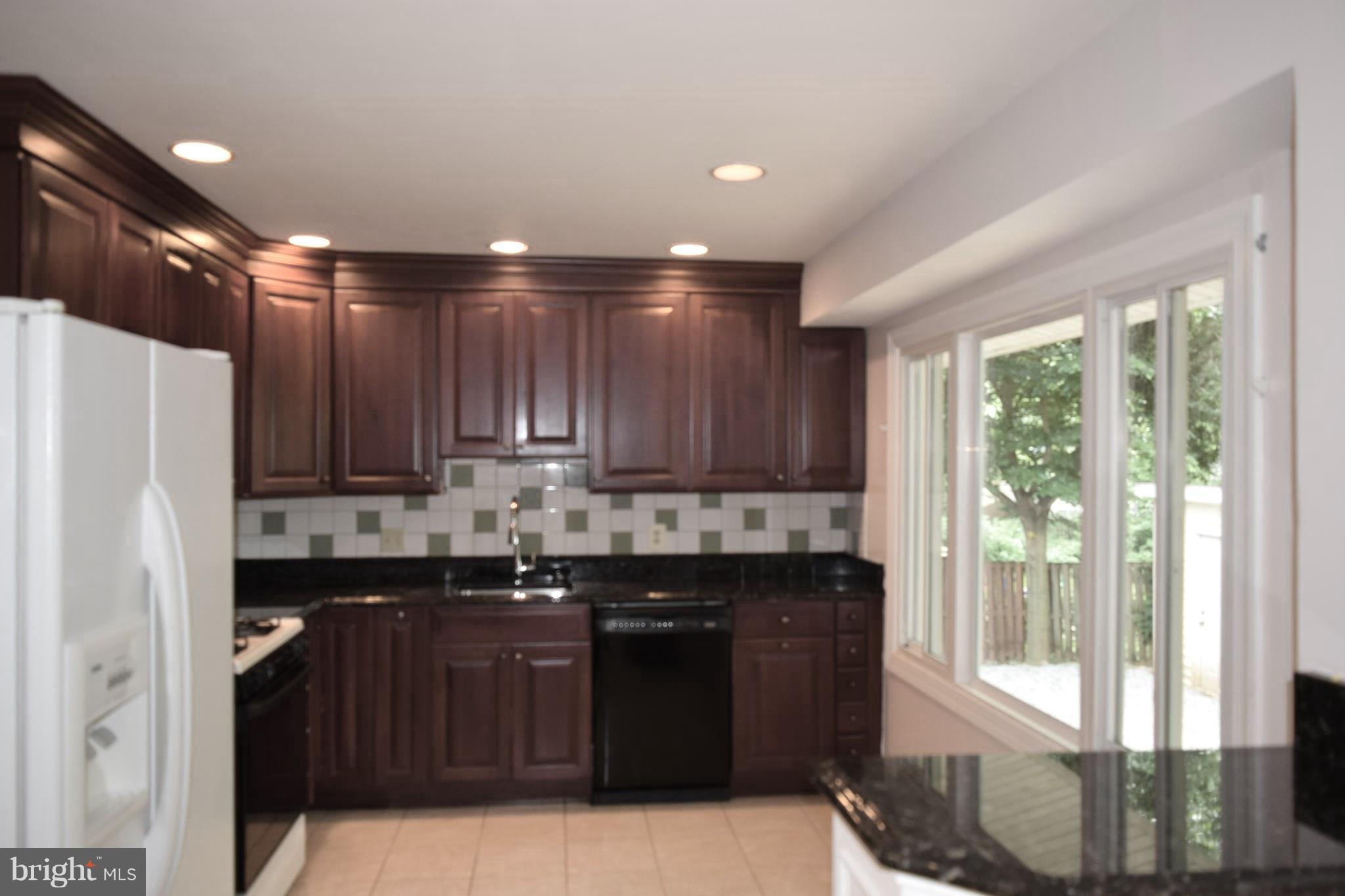 FAIRFAX VILLA - Residential