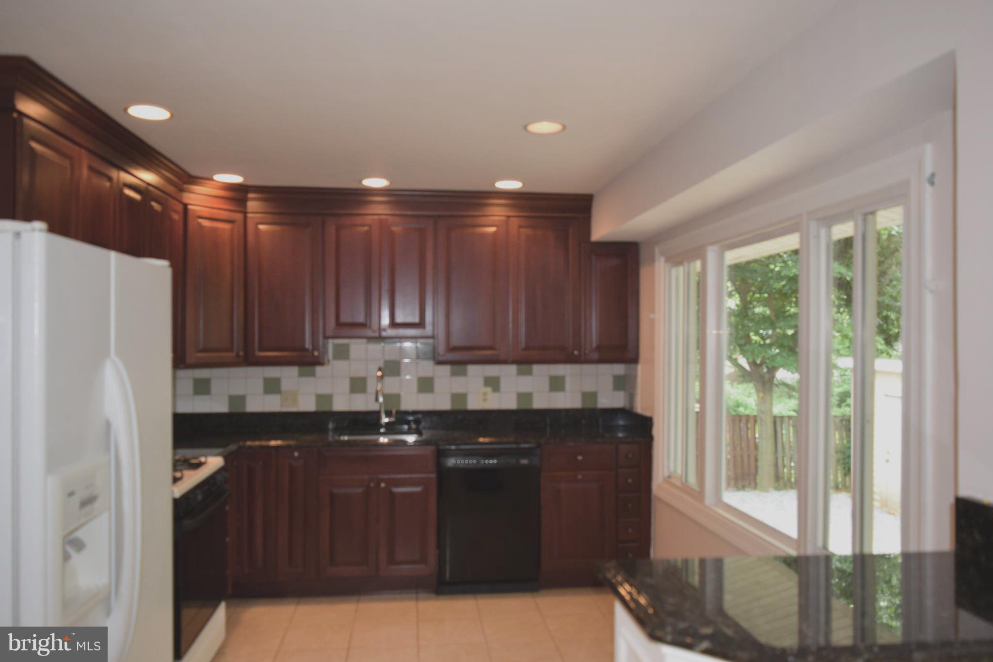 FAIRFAX VILLA - Residential