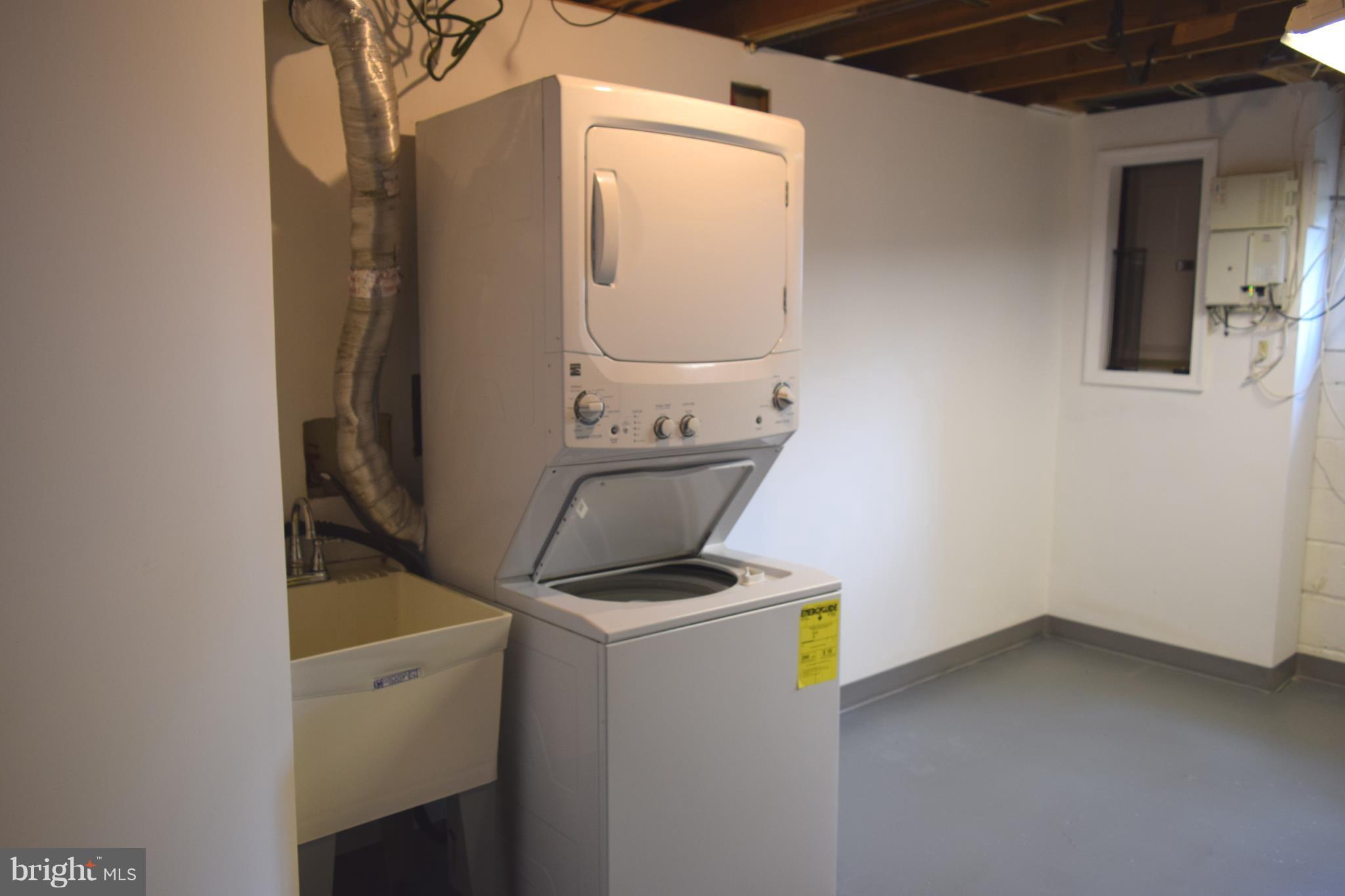 FAIRFAX VILLA - Residential