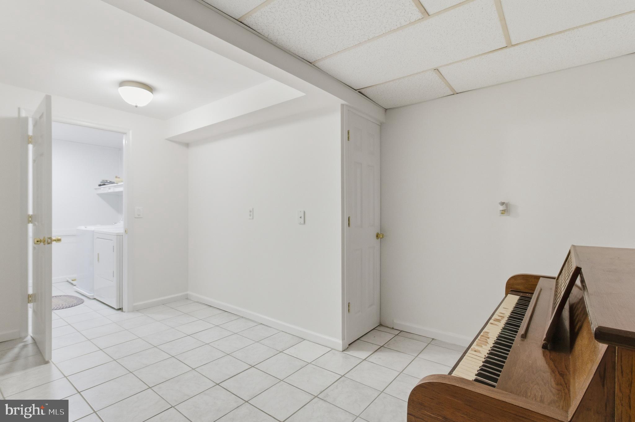 COUNTY VIEW - Residential