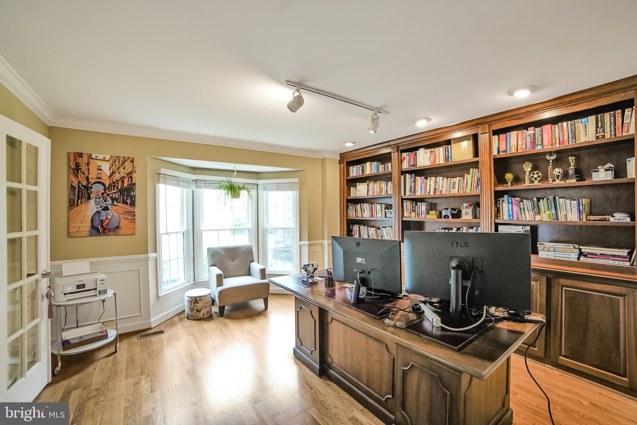 17717 GLOBE THEATRE DRIVE