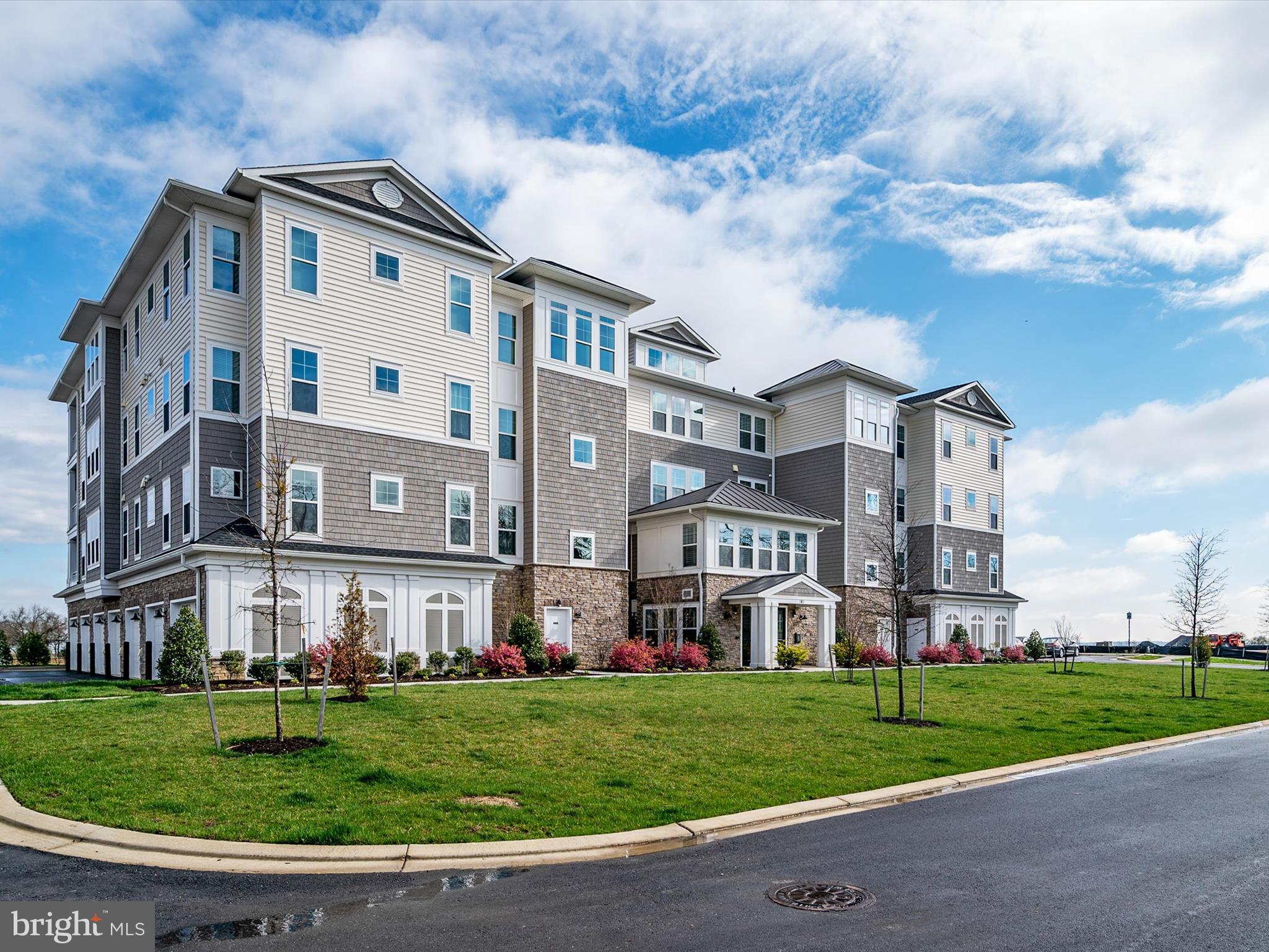 FOUR SEASONS AT KENT ISLAND - Residential