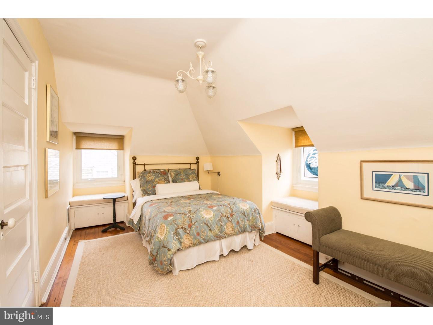 CHESTNUT HILL - Residential