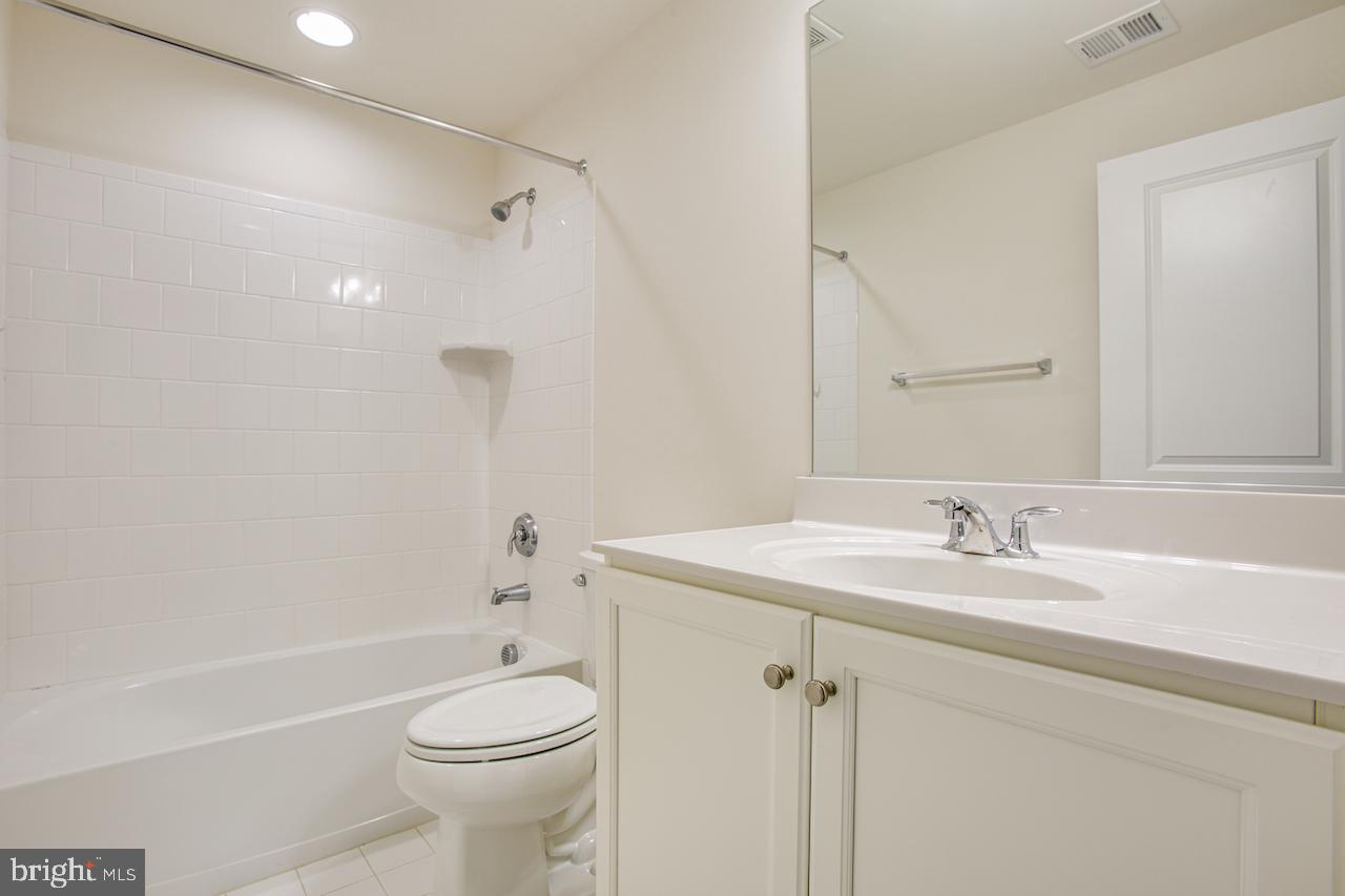 EMBREY MILL - Residential Lease