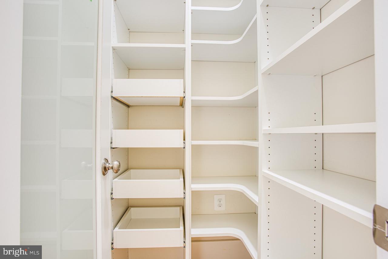 EMBREY MILL - Residential Lease