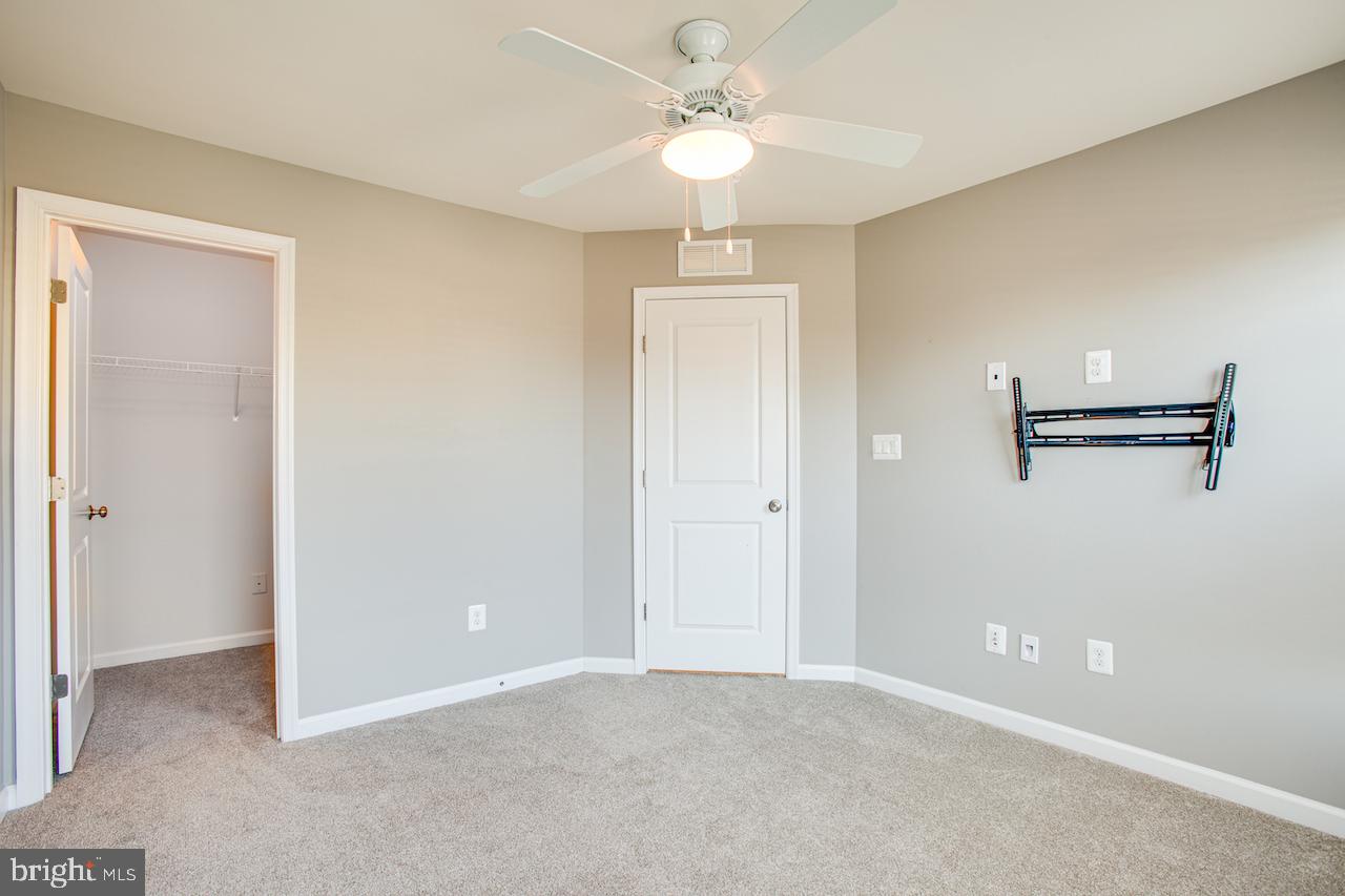 EMBREY MILL - Residential Lease