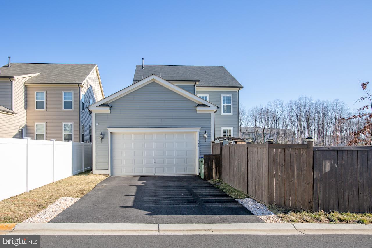 EMBREY MILL - Residential Lease