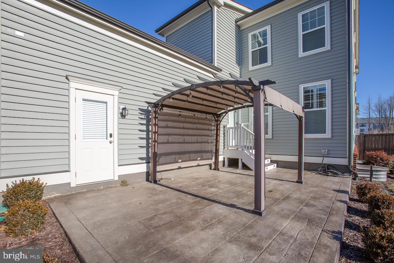 EMBREY MILL - Residential Lease