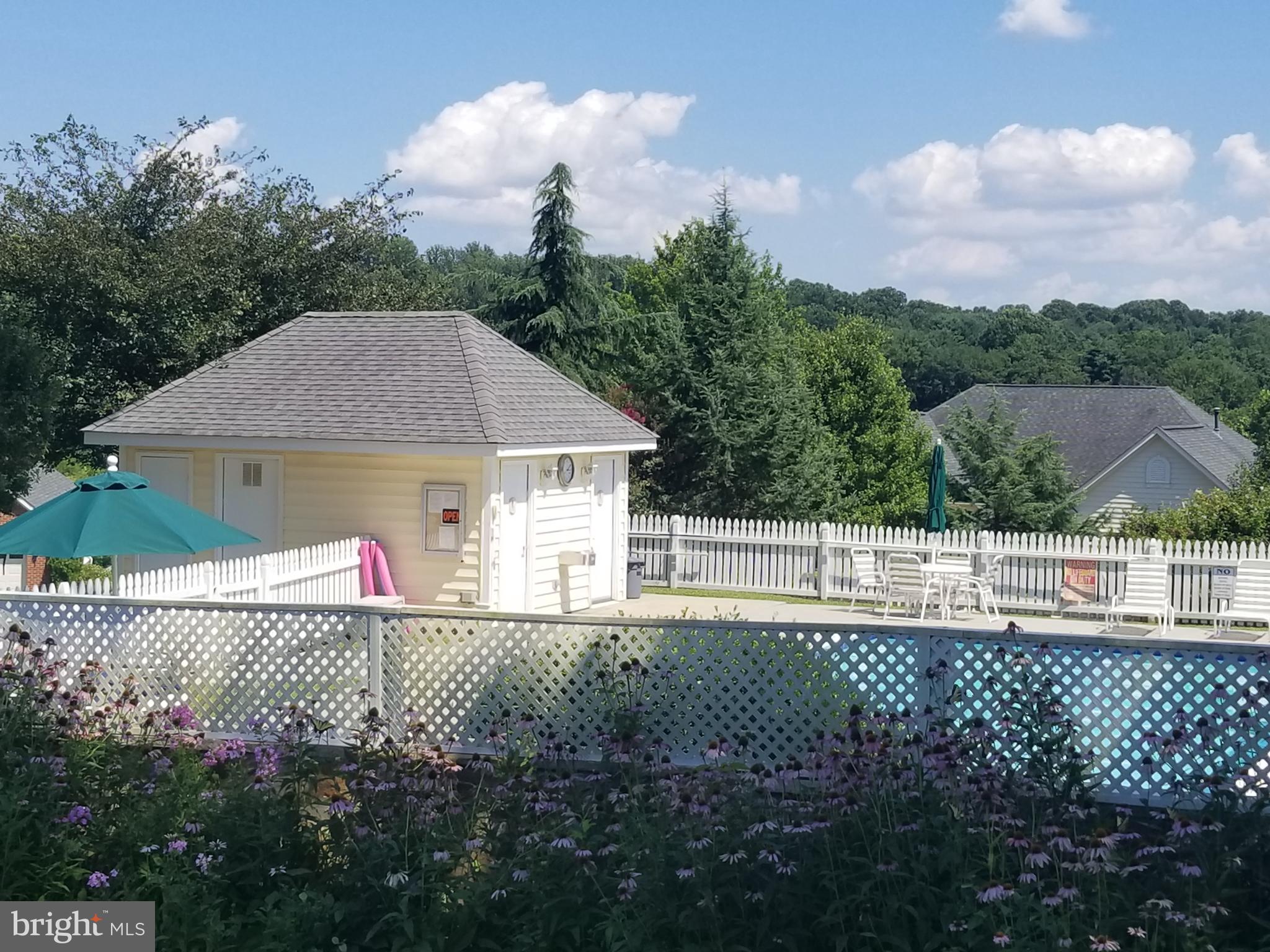 SUFFIELD MEADOWS - Residential