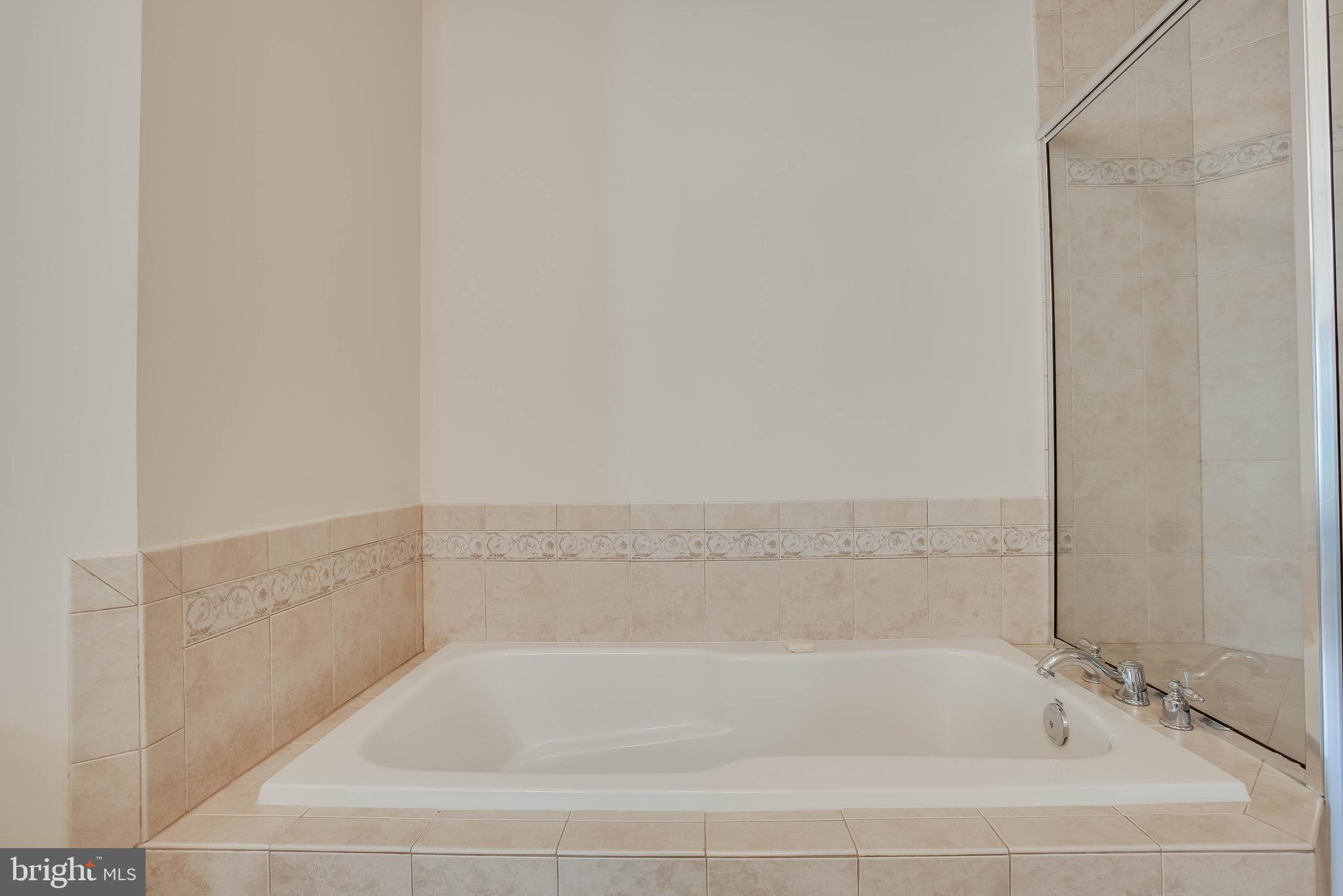 SUFFIELD MEADOWS - Residential