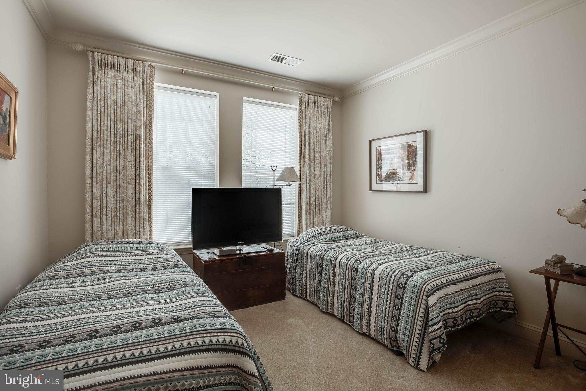 SUFFIELD MEADOWS - Residential