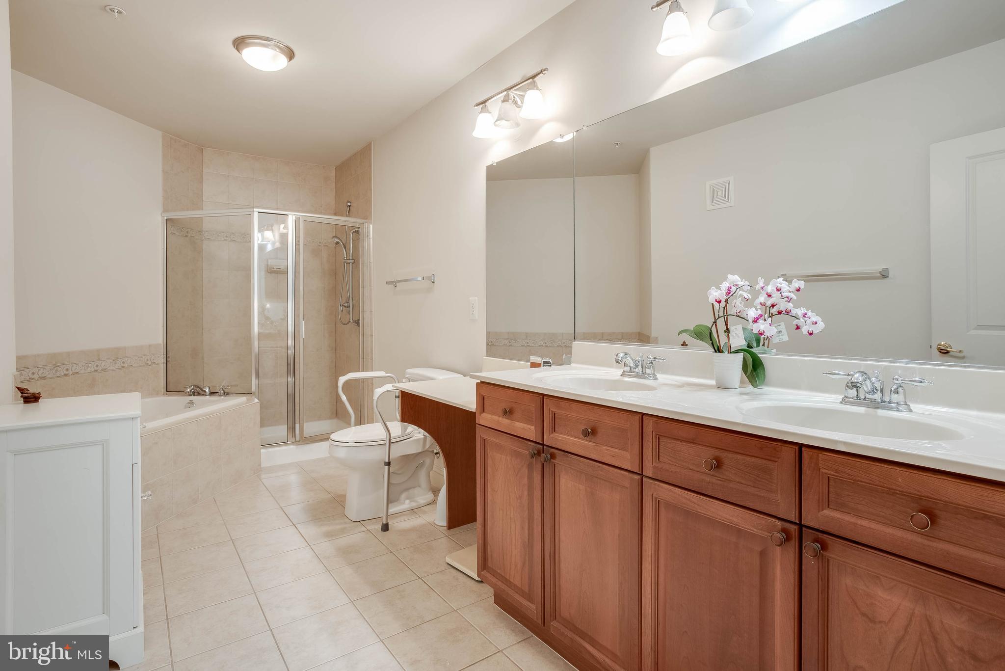 SUFFIELD MEADOWS - Residential