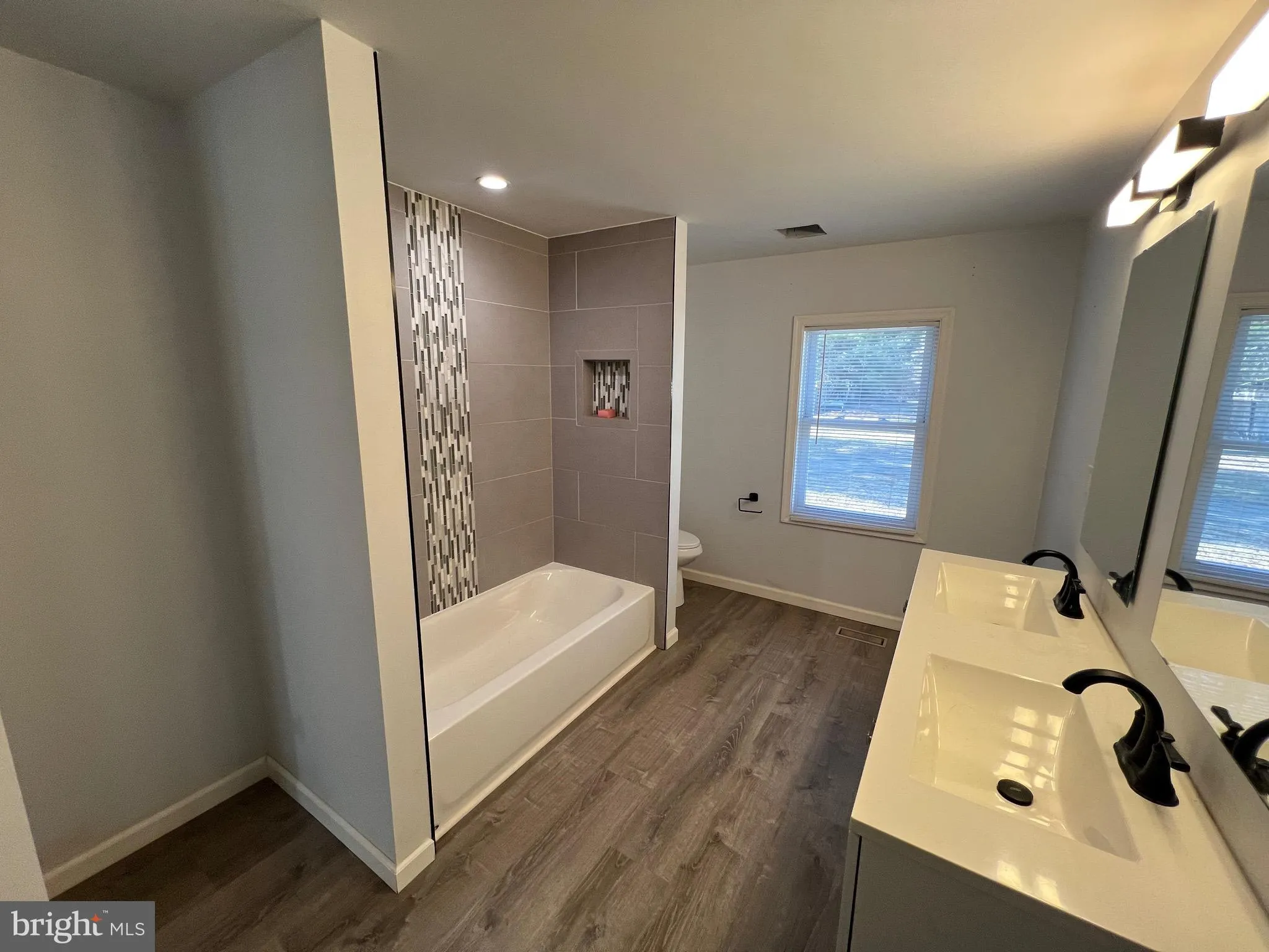 Franklinville, New Jersey 08322, United States, 3 Bedrooms Bedrooms, ,2 BathroomsBathrooms,Residential,Pending,10431