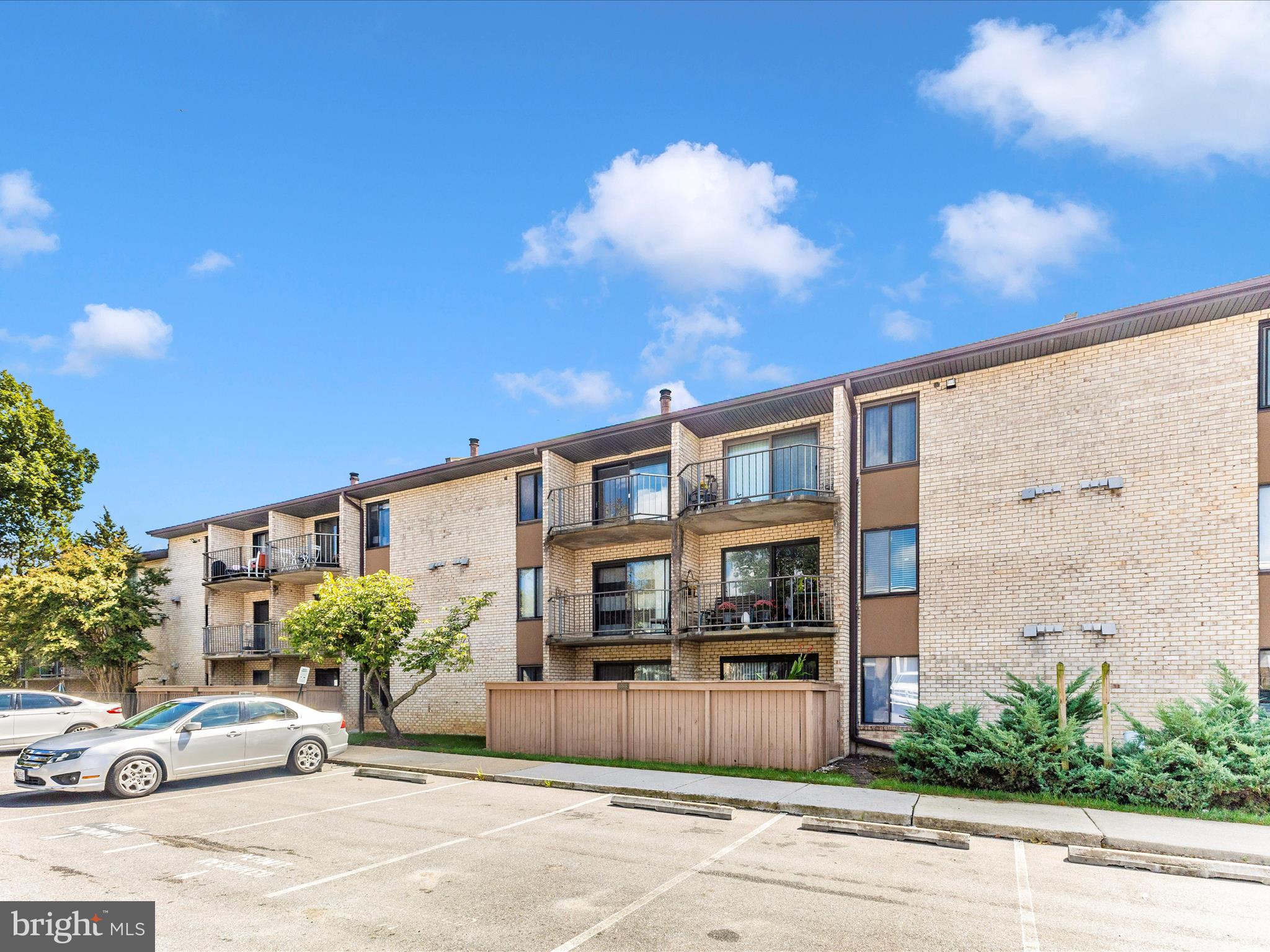 HUNTING RIDGE CONDOMINIUM - Residential