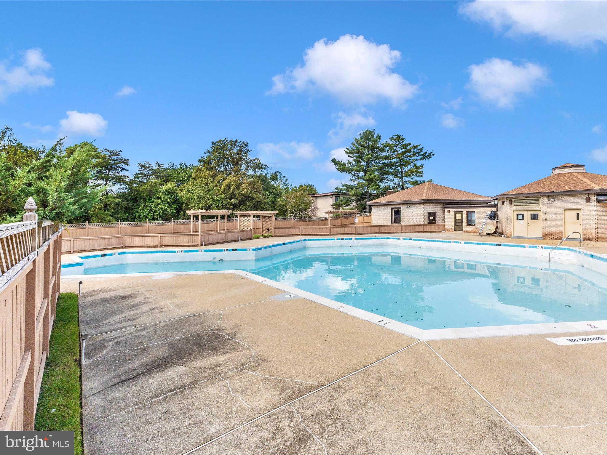 HUNTING RIDGE CONDOMINIUM - Residential