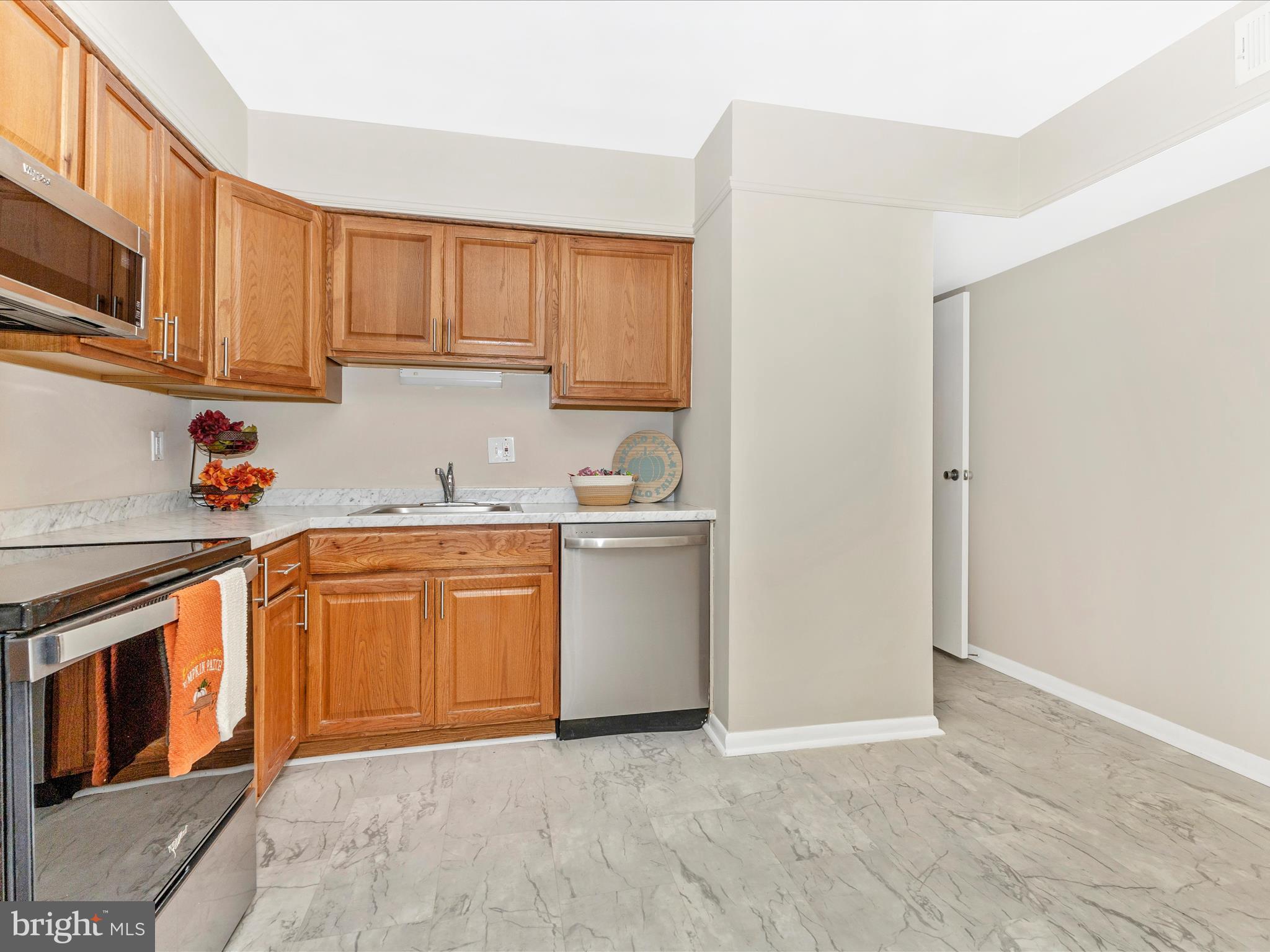 HUNTING RIDGE CONDOMINIUM - Residential