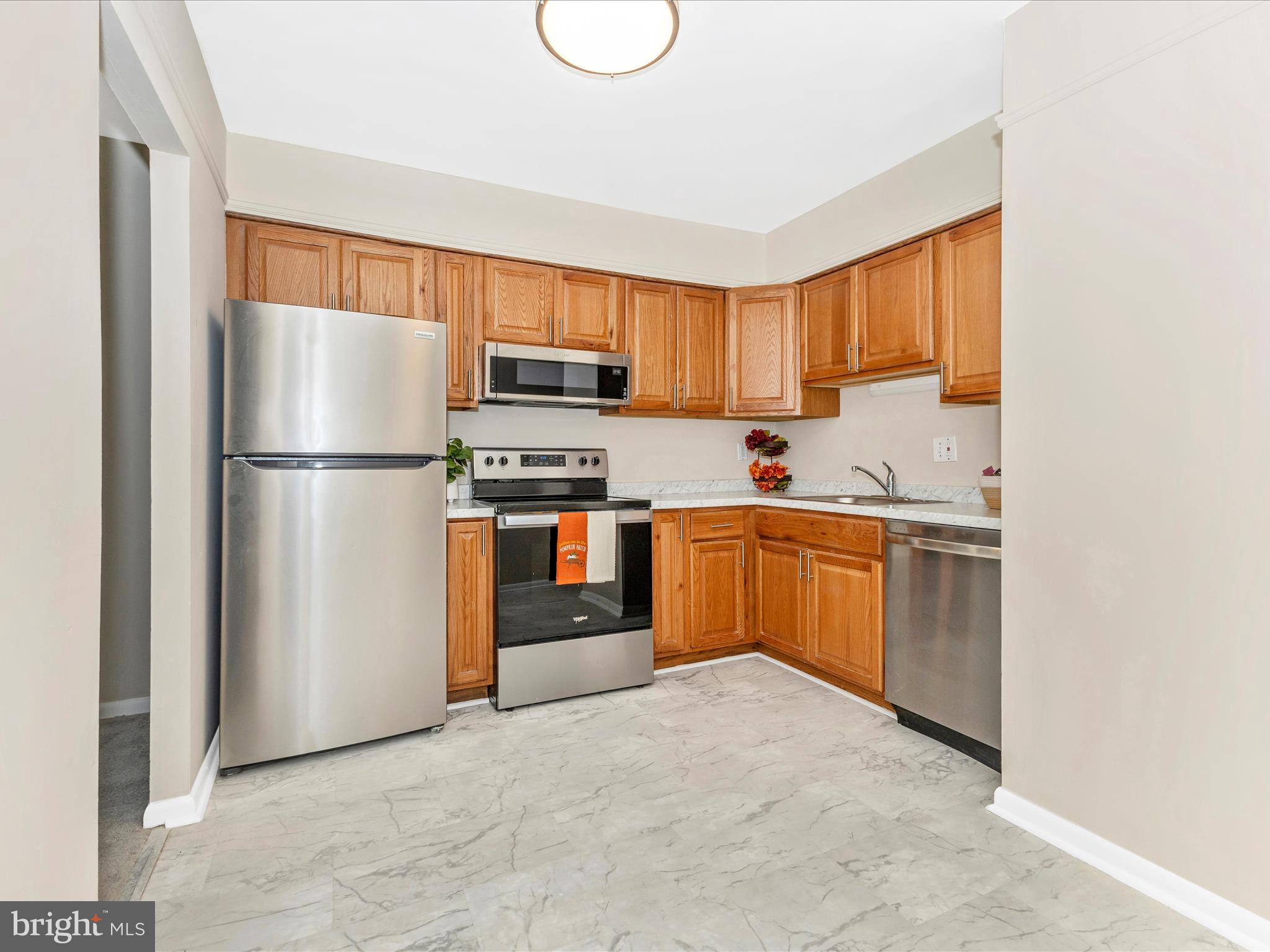 HUNTING RIDGE CONDOMINIUM - Residential