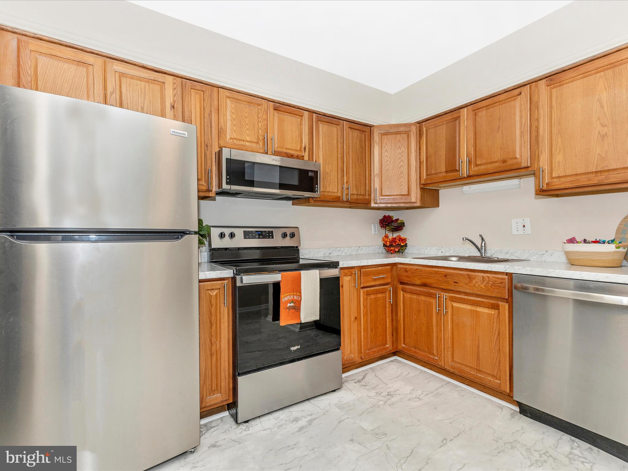 HUNTING RIDGE CONDOMINIUM - Residential