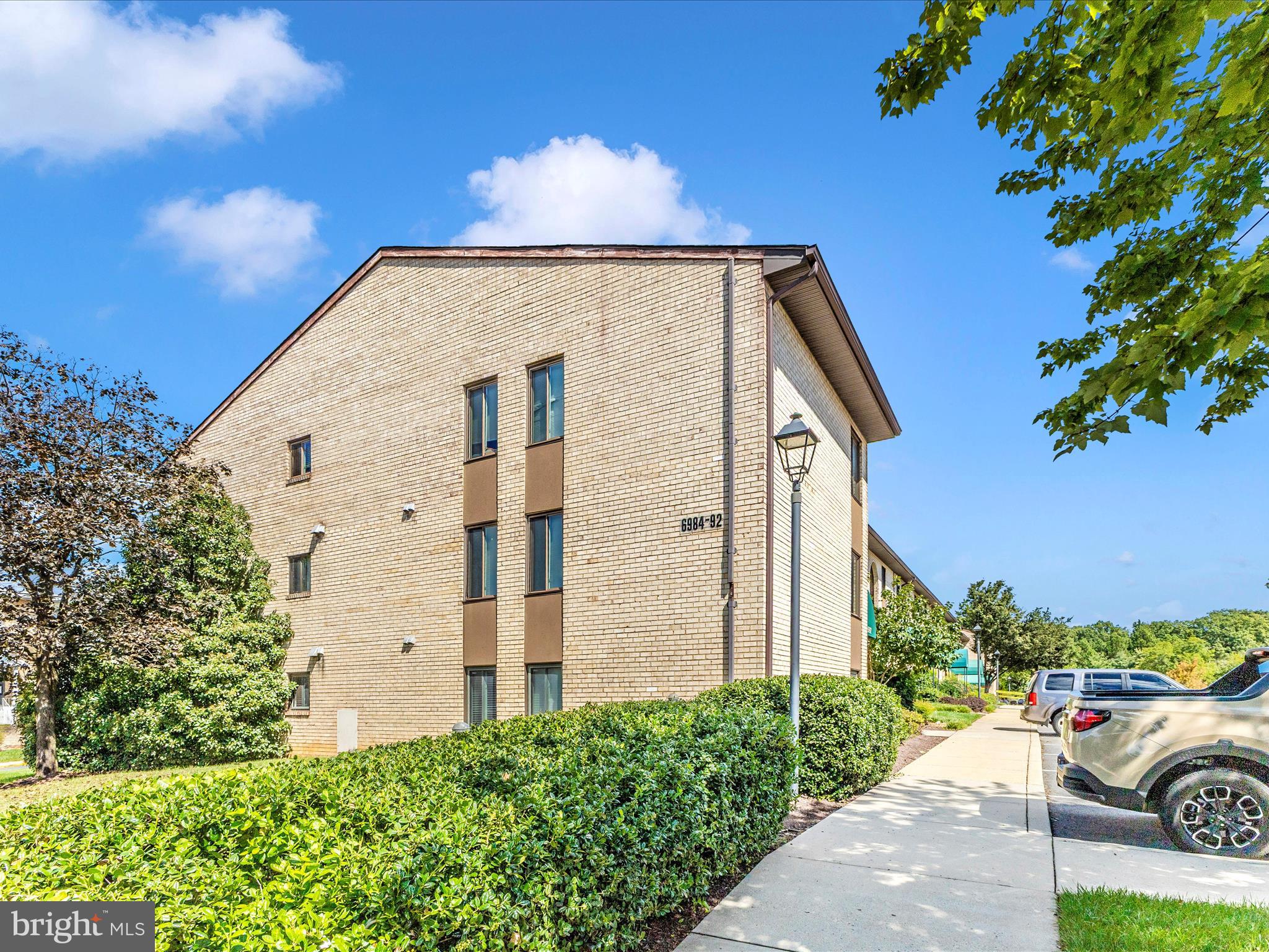 HUNTING RIDGE CONDOMINIUM - Residential