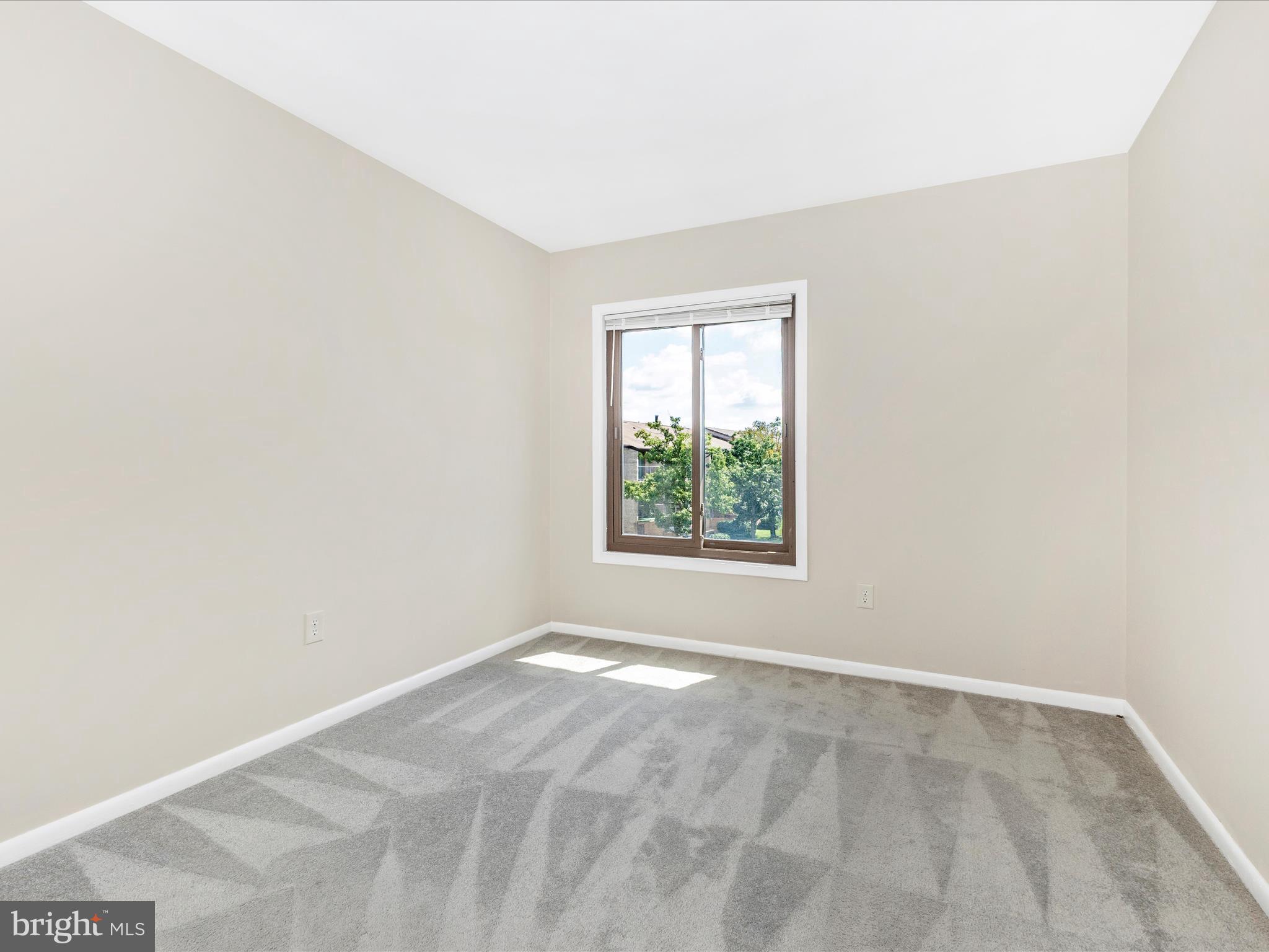 HUNTING RIDGE CONDOMINIUM - Residential