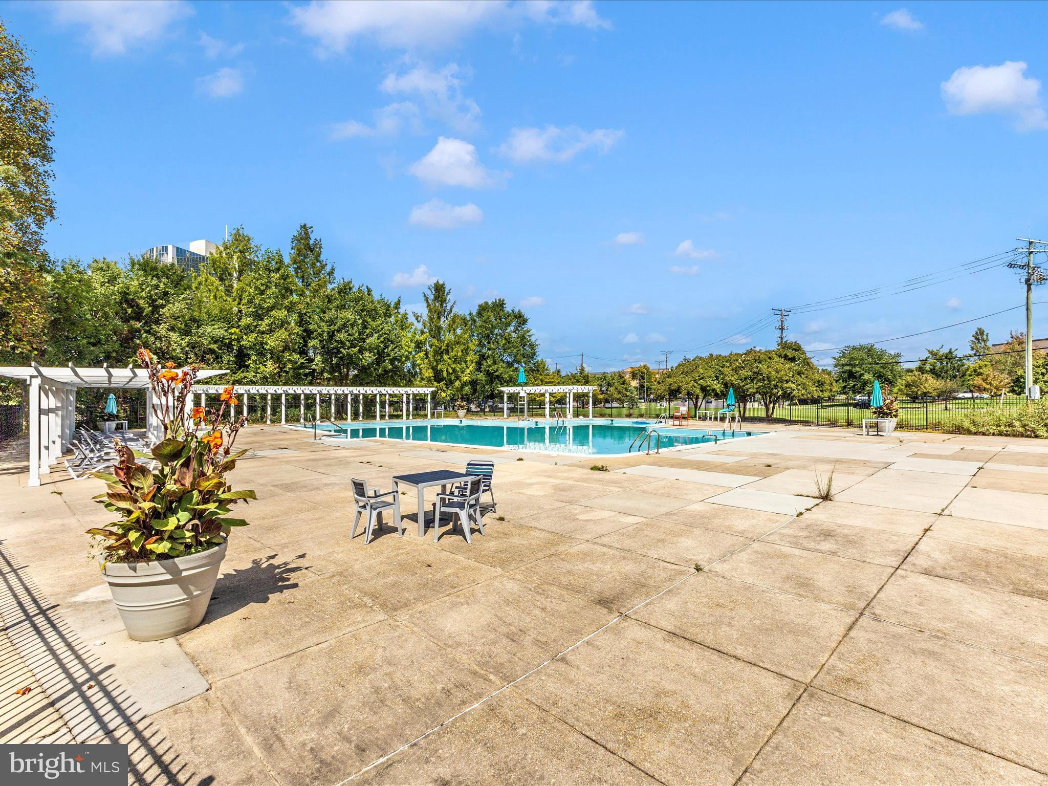 HUNTING RIDGE CONDOMINIUM - Residential