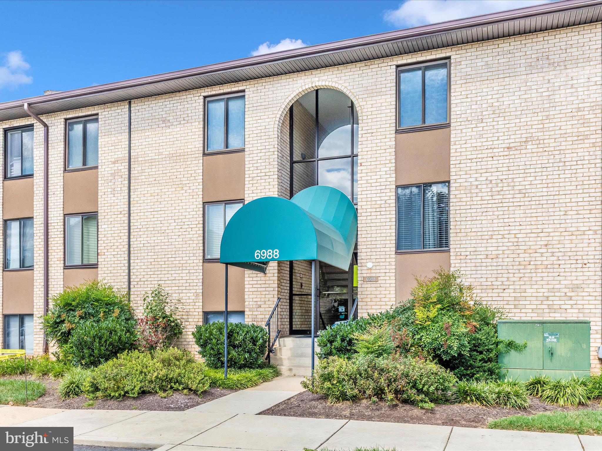 HUNTING RIDGE CONDOMINIUM - Residential