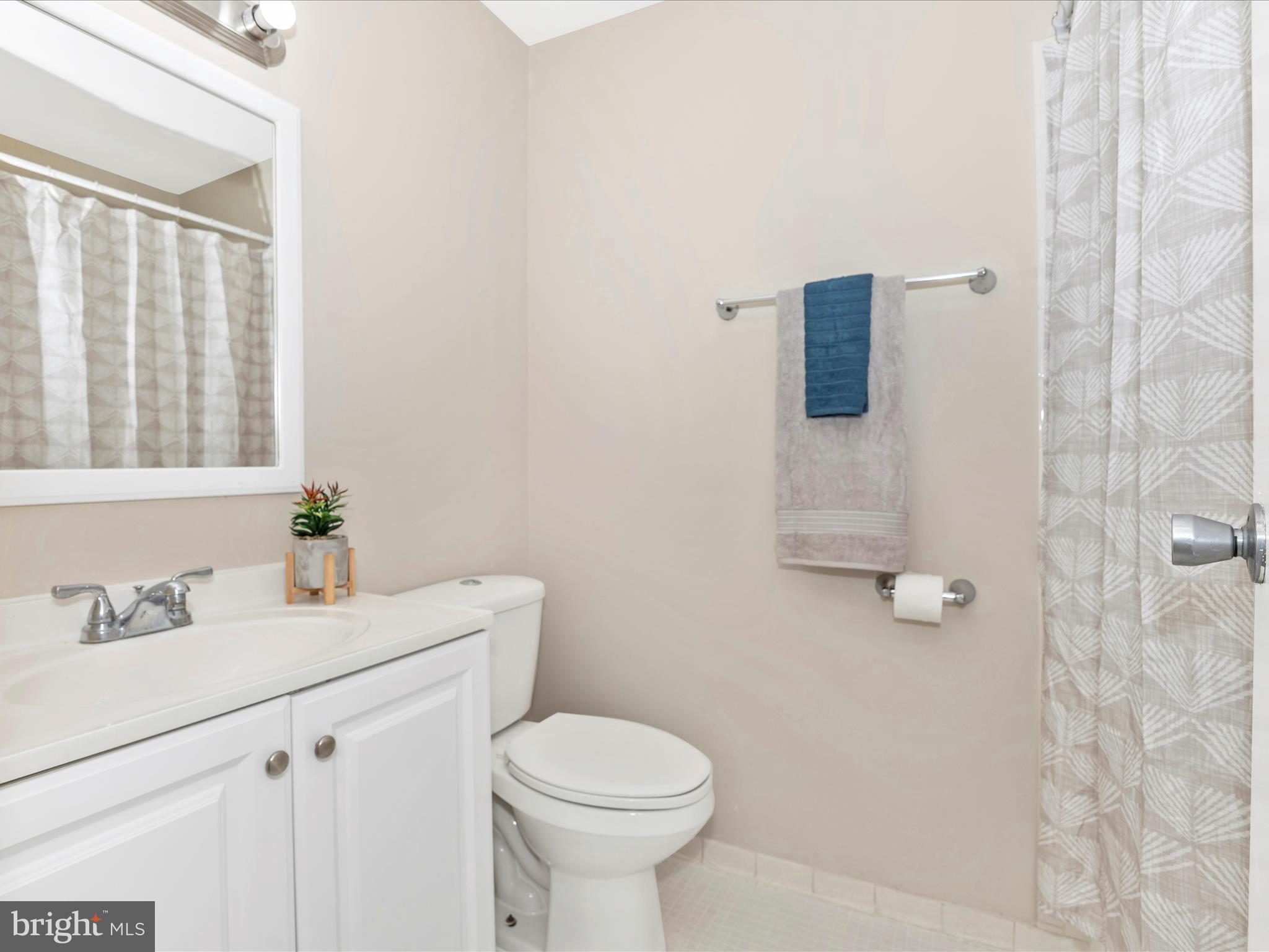 HUNTING RIDGE CONDOMINIUM - Residential