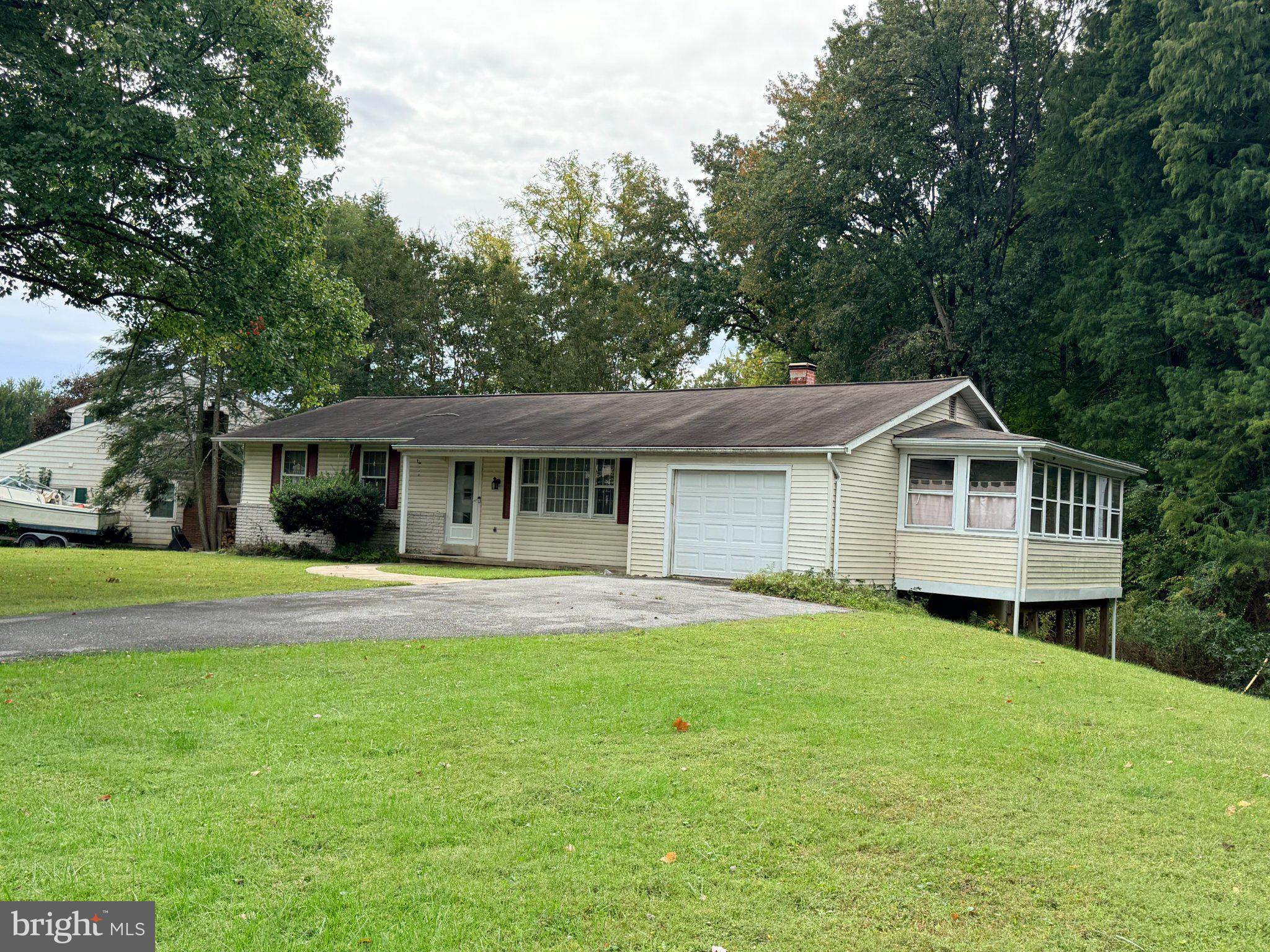 2814 SOUTHVIEW ROAD