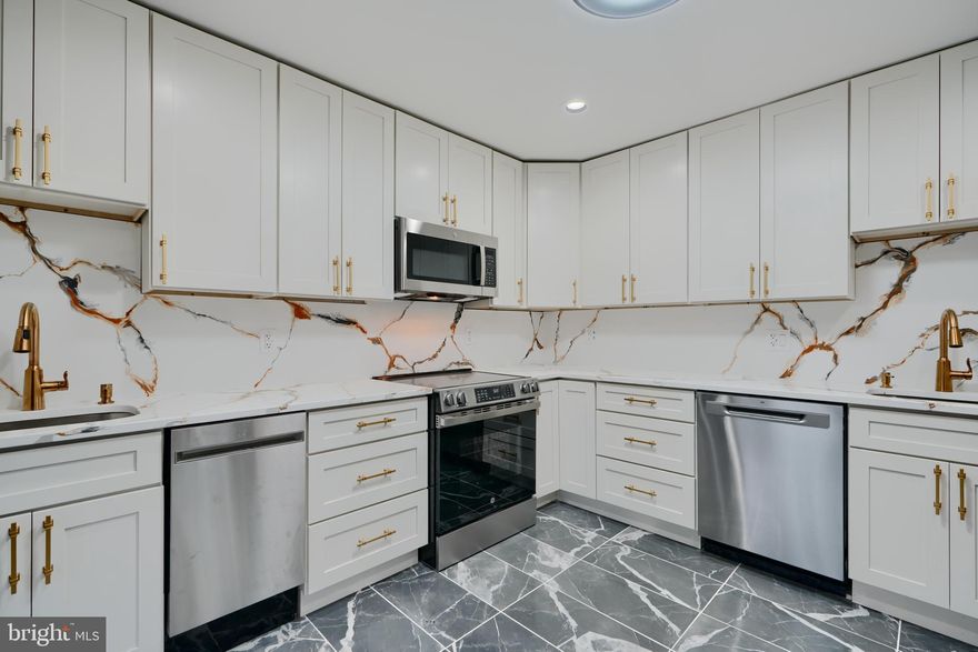 Welcome to 2020 Masters Drive – a one-of-a-kind, beautifully updated townhouse located in the desirable Greens at Smith neighborhood in Broadview. You will find gleaming hardwood floors, tray ceilings, recessed lighting, and an inviting, open layout.

The gourmet kosher-style kitchen is a chef’s dream, featuring 2 sinks, 2 dishwashers, quartz countertops and backsplash, stainless steel appliances, and an abundance of white shaker cabinets including a pantry for ample storage.

Upstairs, there are 3 spacious bedrooms and 2 stunning full bathrooms. The luxurious primary suite offers a spa-like experience with a large jetted tub, a separate stand-up shower, and a double vanity.

The finished basement includes a rec room with a powder room and walk-out access to the backyard – perfect for entertaining or relaxing.

Enjoy outdoor living on the large deck, ideal for gatherings, grilling, or simply soaking in the sunshine.