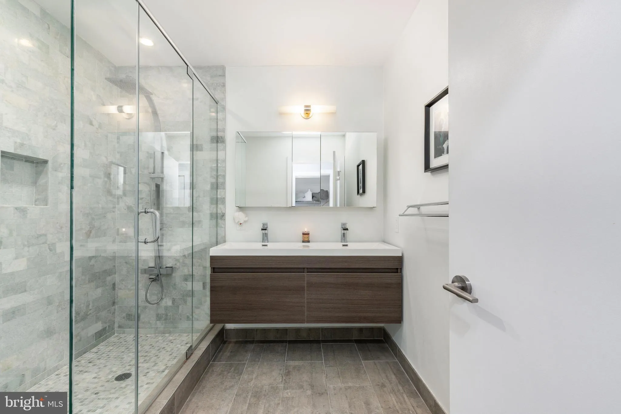 Philadelphia, Pennsylvania 19123, United States, 4 Bedrooms Bedrooms, ,4 BathroomsBathrooms,Residential,Active,151024