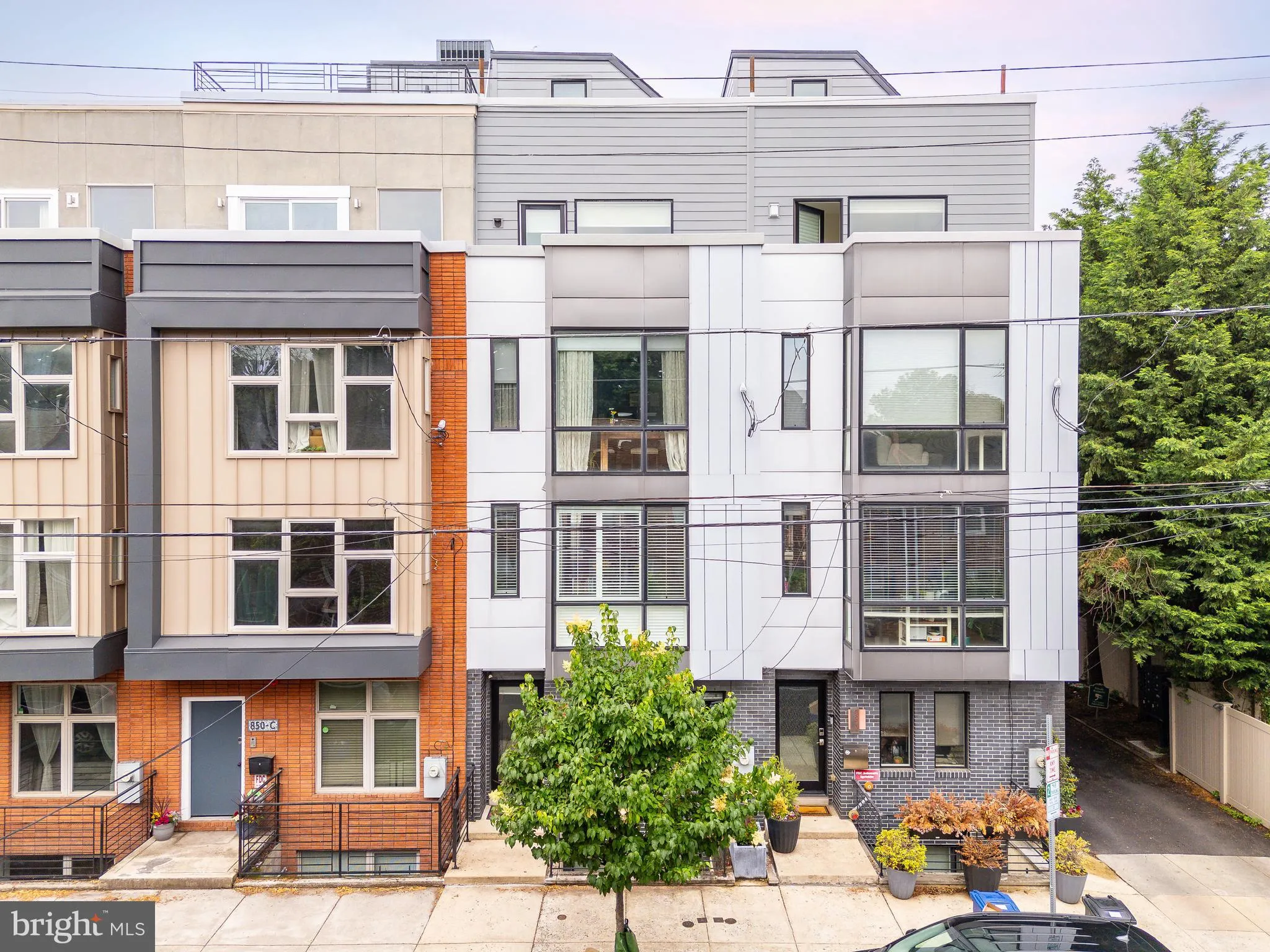 Philadelphia, Pennsylvania 19123, United States, 4 Bedrooms Bedrooms, ,4 BathroomsBathrooms,Residential,Active,151024