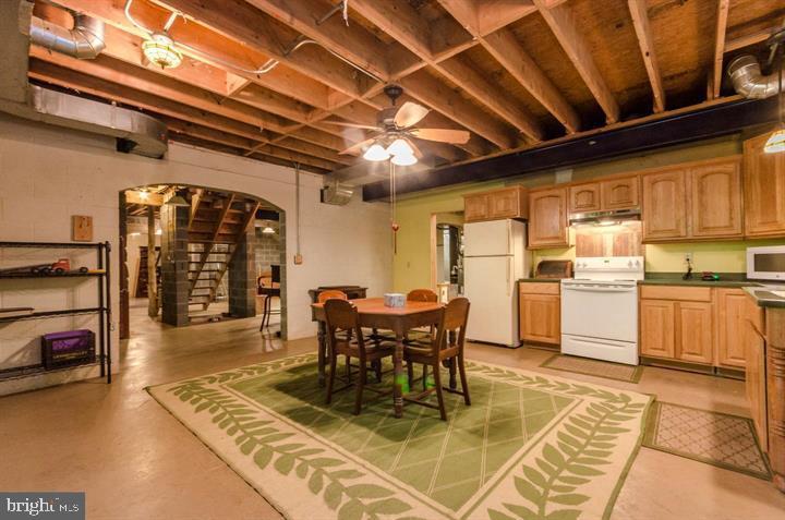 SPRUCE PINE HOLLOW - Residential