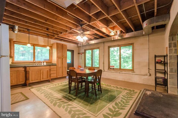 SPRUCE PINE HOLLOW - Residential