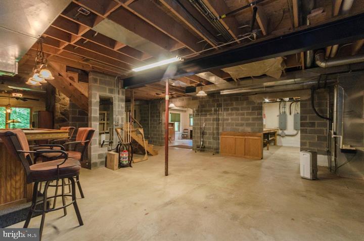 SPRUCE PINE HOLLOW - Residential