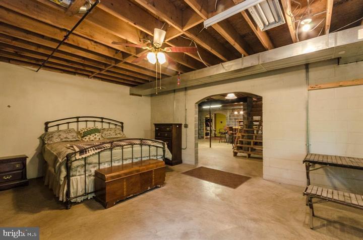 SPRUCE PINE HOLLOW - Residential