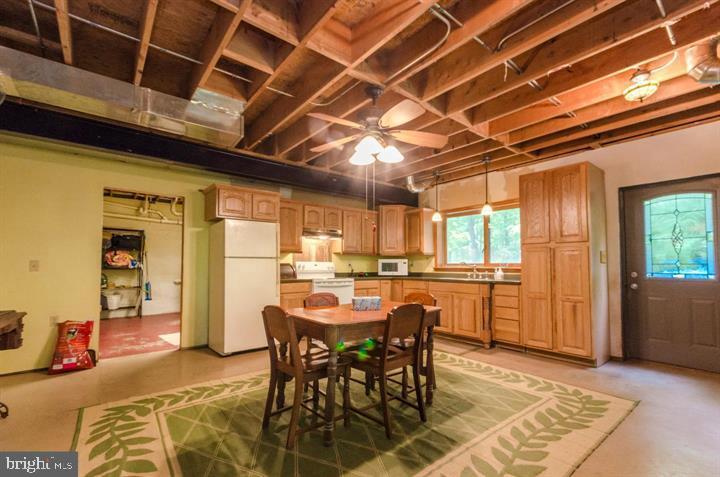 SPRUCE PINE HOLLOW - Residential